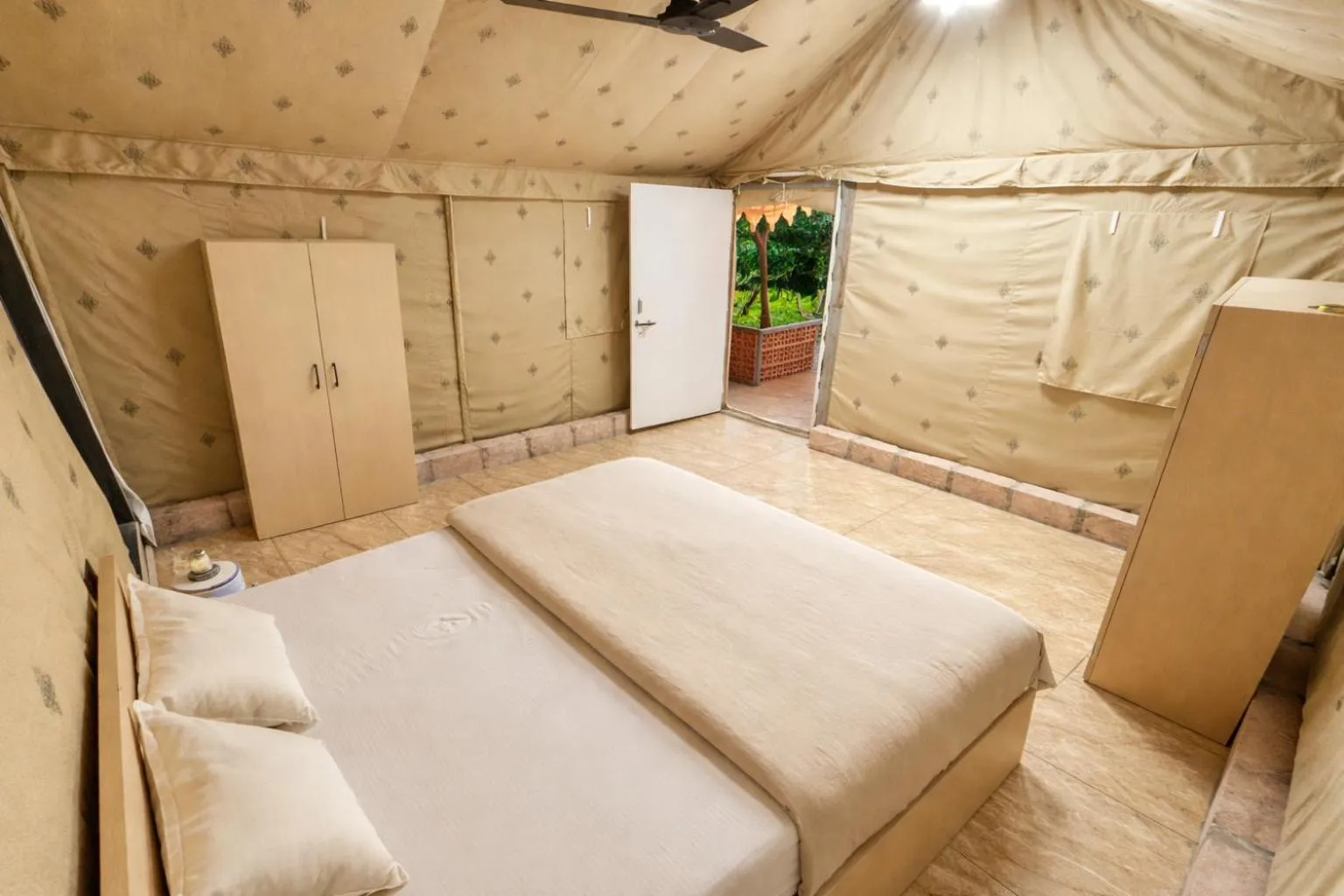 Photo of the whole room, Bed in The Wilds Villa Gir Jungle Stay with Swimming Pool