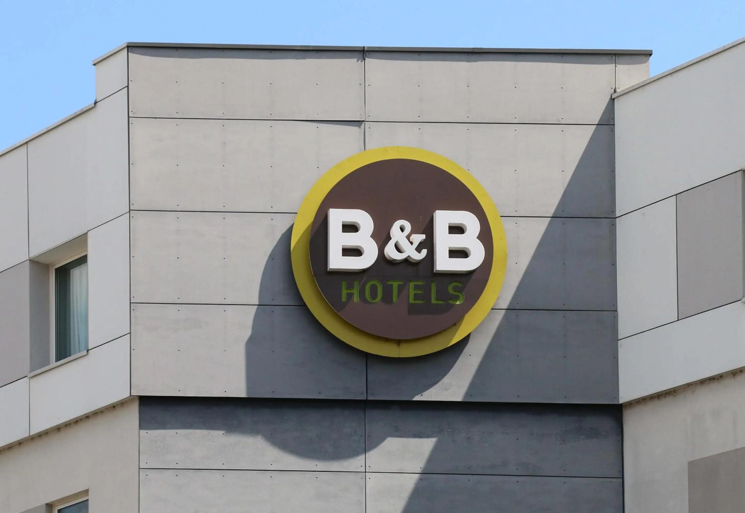 Property building in B&B HOTEL Reims Centre Gare