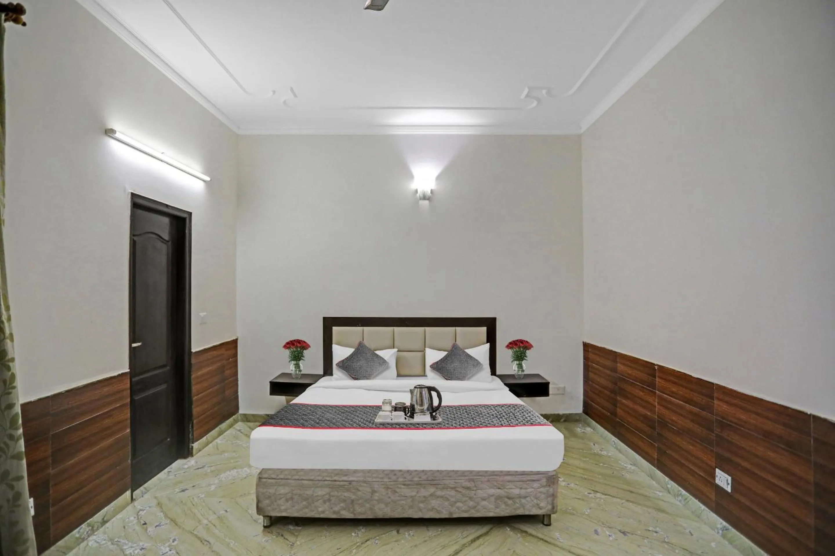 Bed in Townhouse The Premier View Near ISKCON Temple Noida