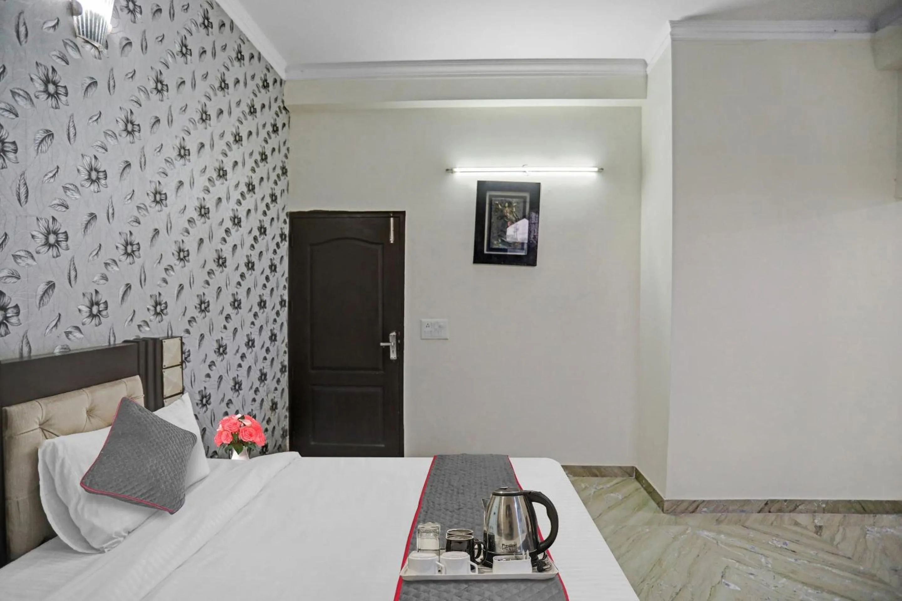 Bed in Townhouse The Premier View Near ISKCON Temple Noida