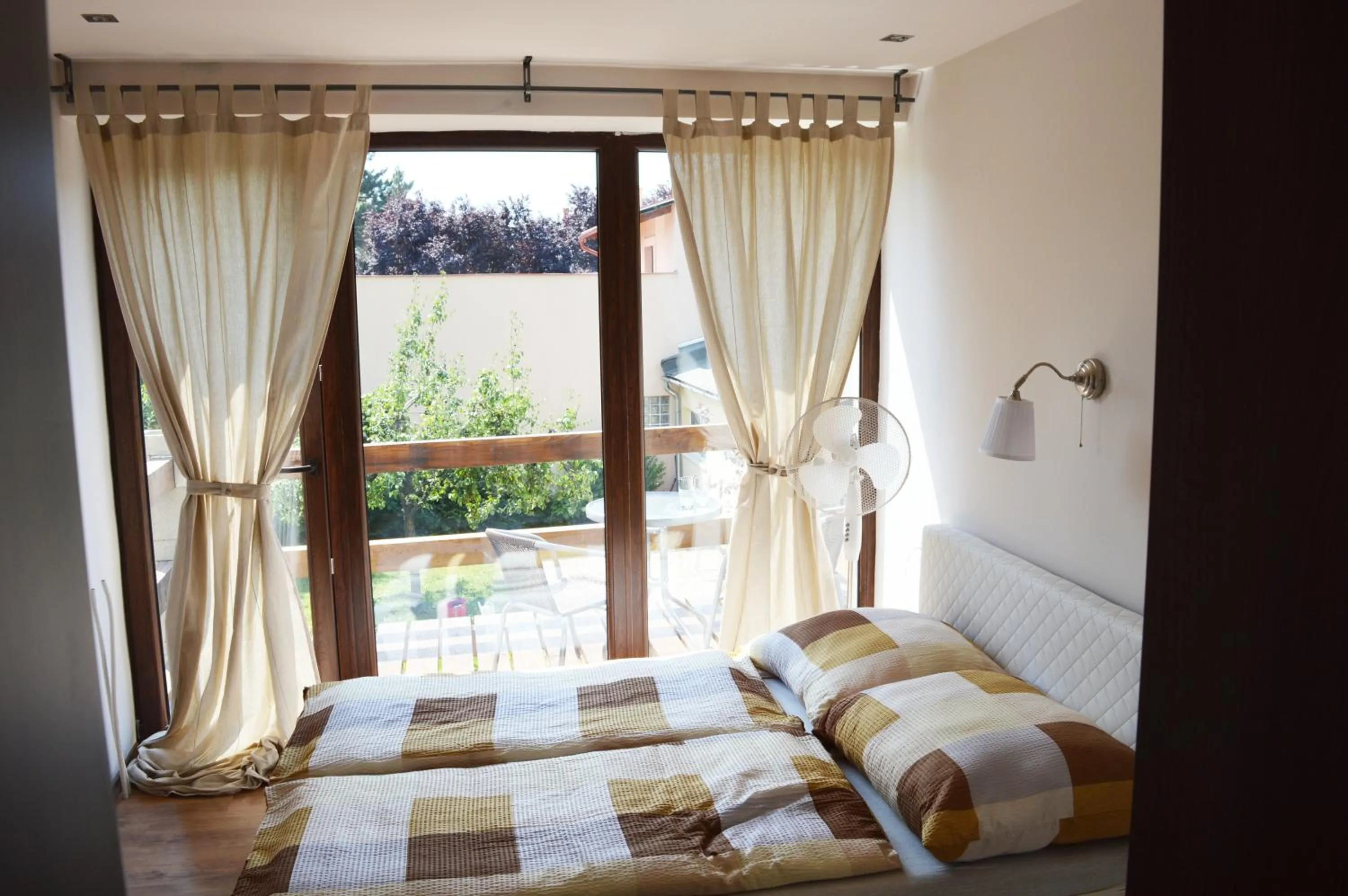 Bed in Silver Garden