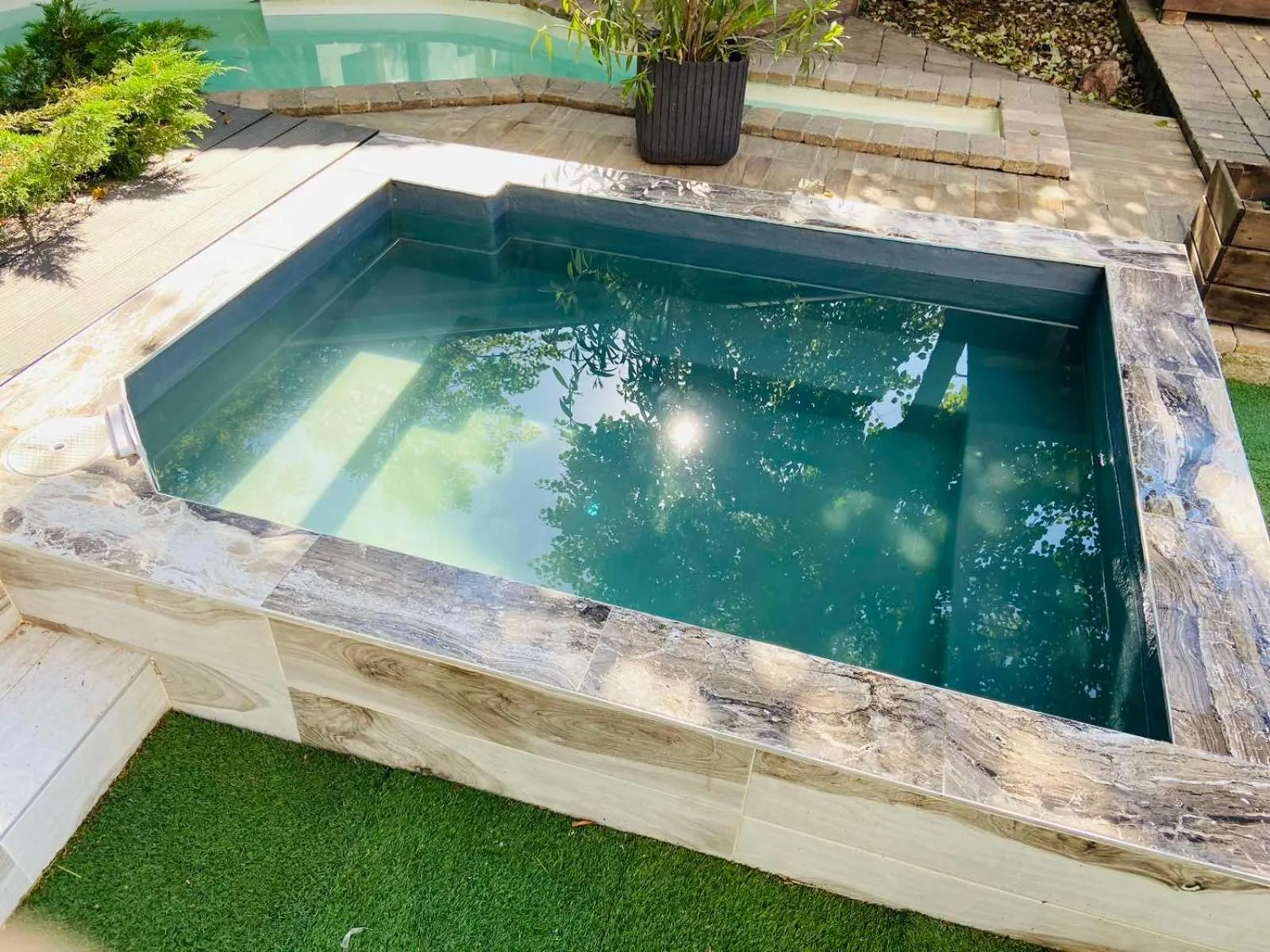 Swimming pool in Silver Garden