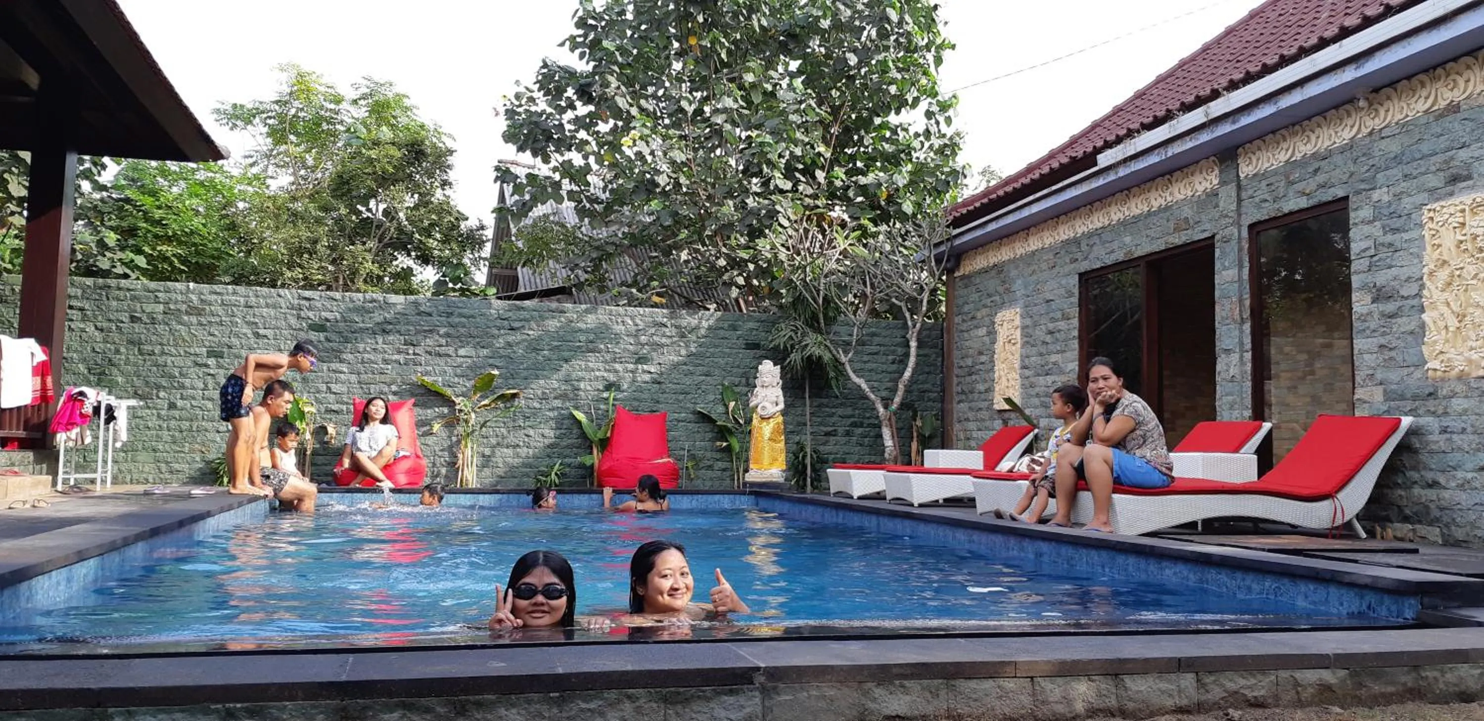Swimming pool in Bunutbali Villas88