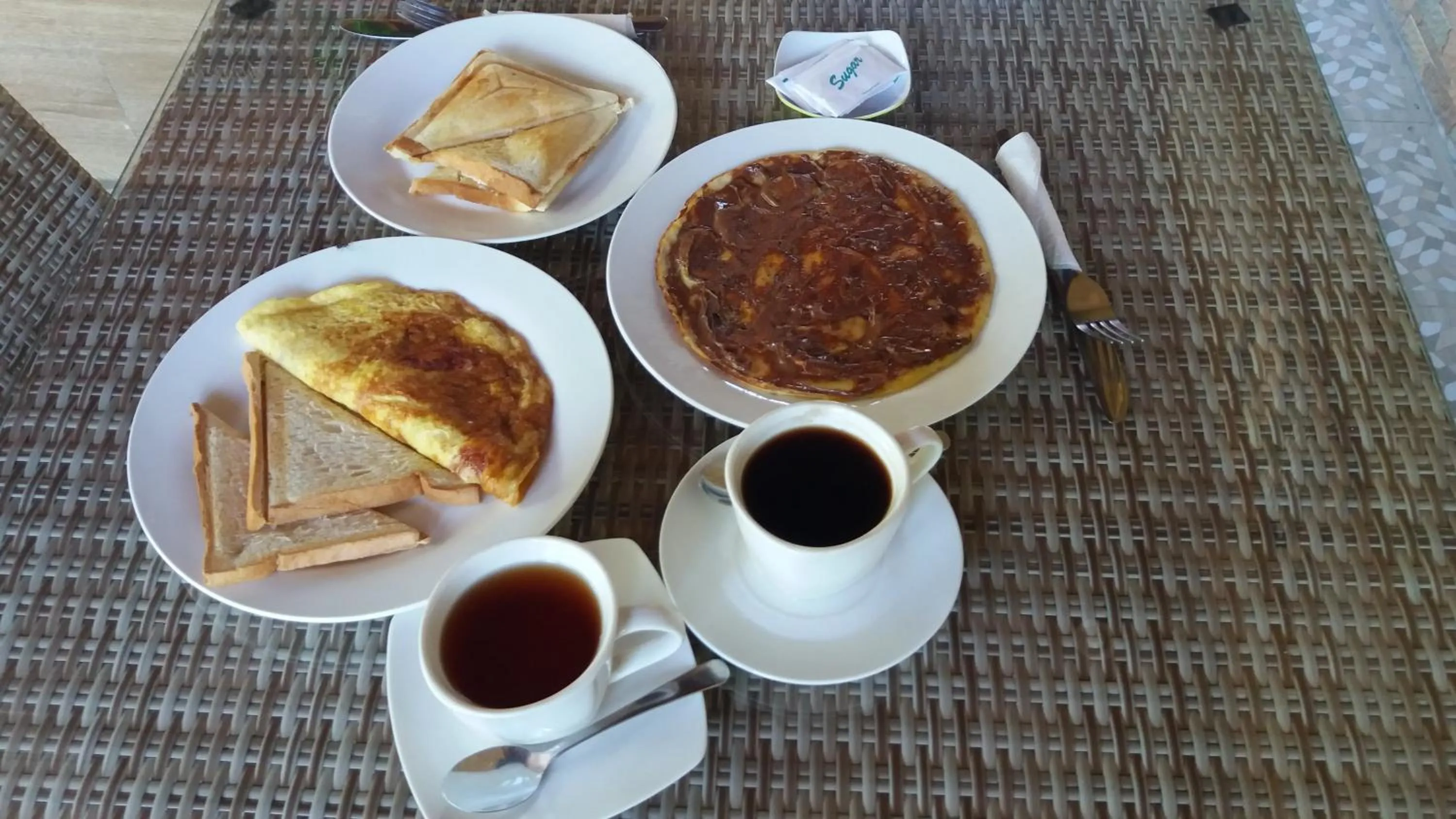 Breakfast in Bunutbali Villas88
