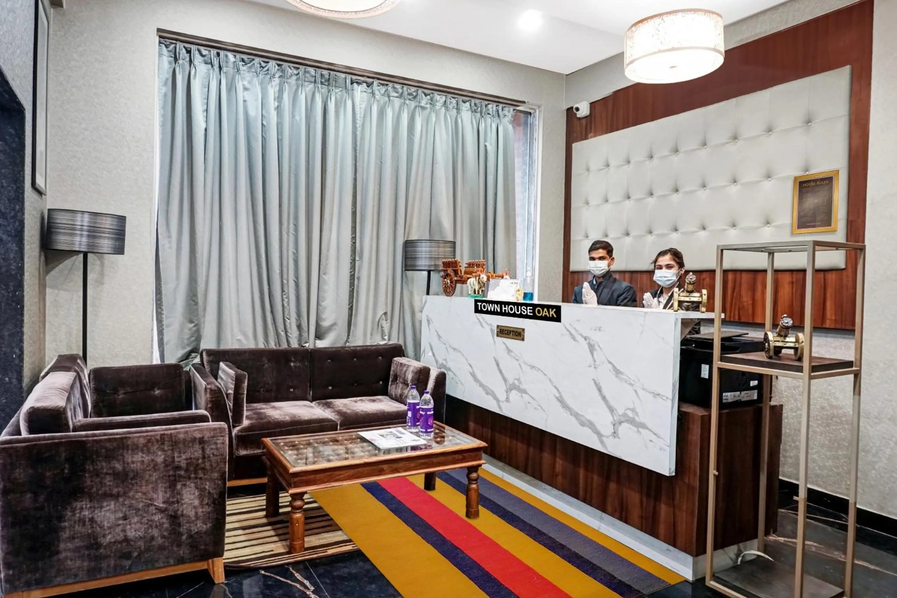 Super Townhouse OAK Hotel Rajmudra