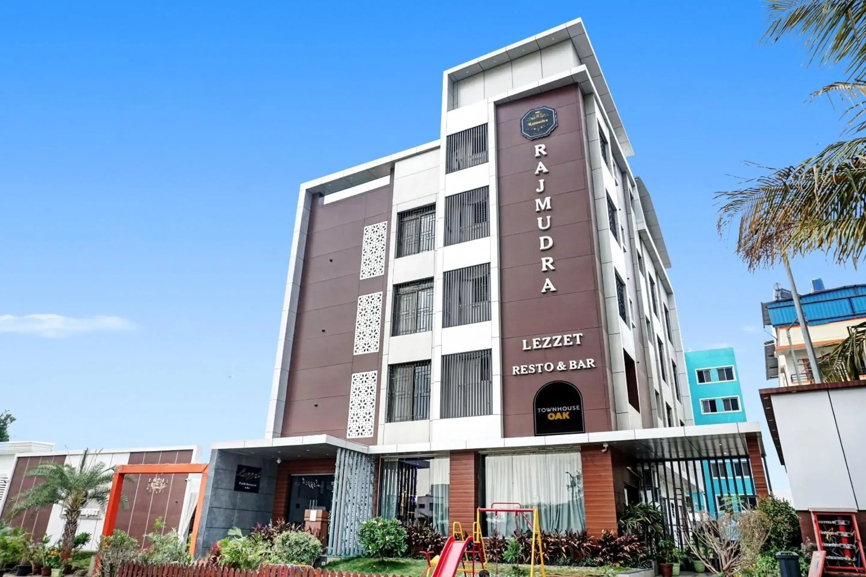 Super Townhouse OAK Hotel Rajmudra Super Townhouse OAK Hotel Rajmudra