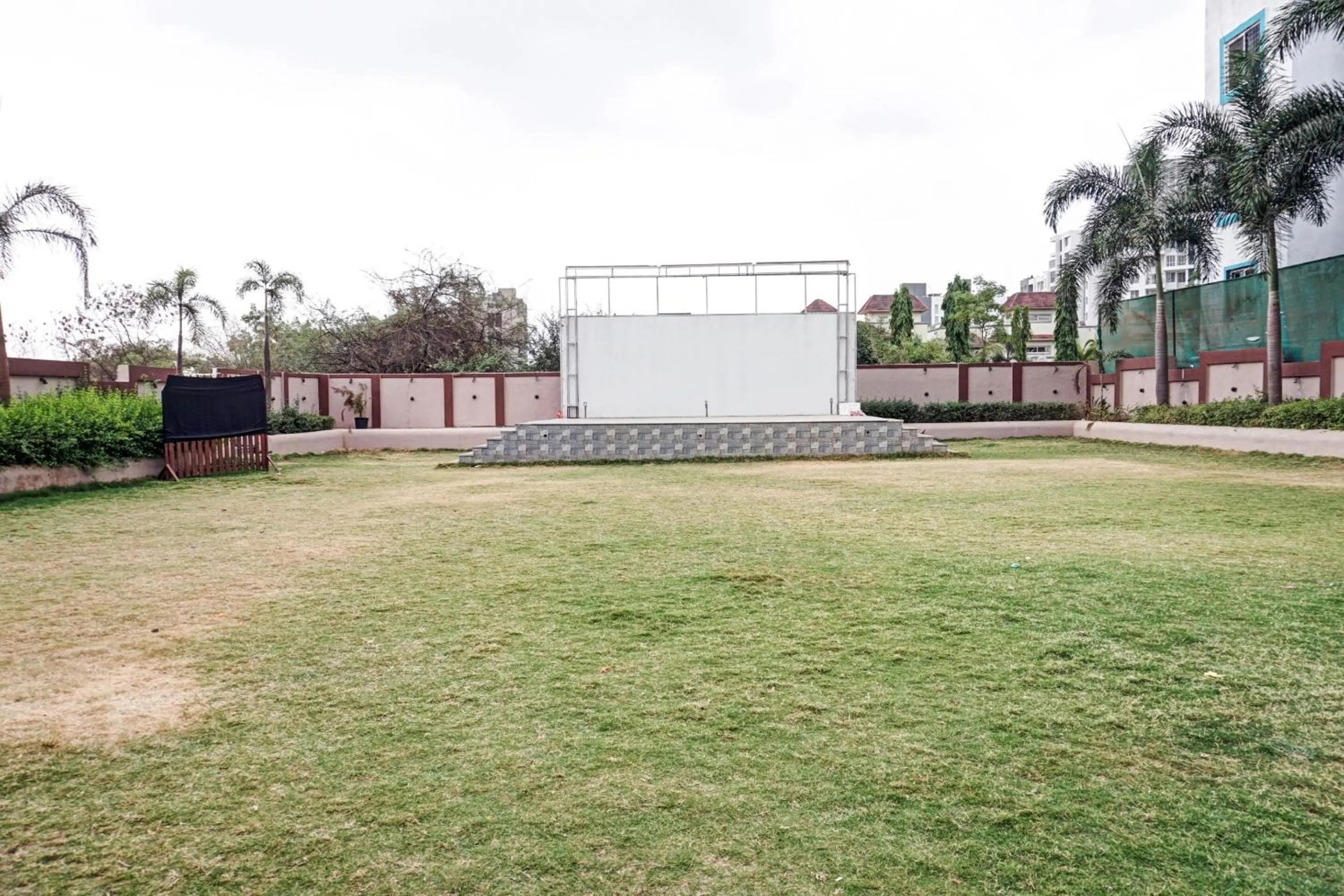 Super Townhouse OAK Hotel Rajmudra