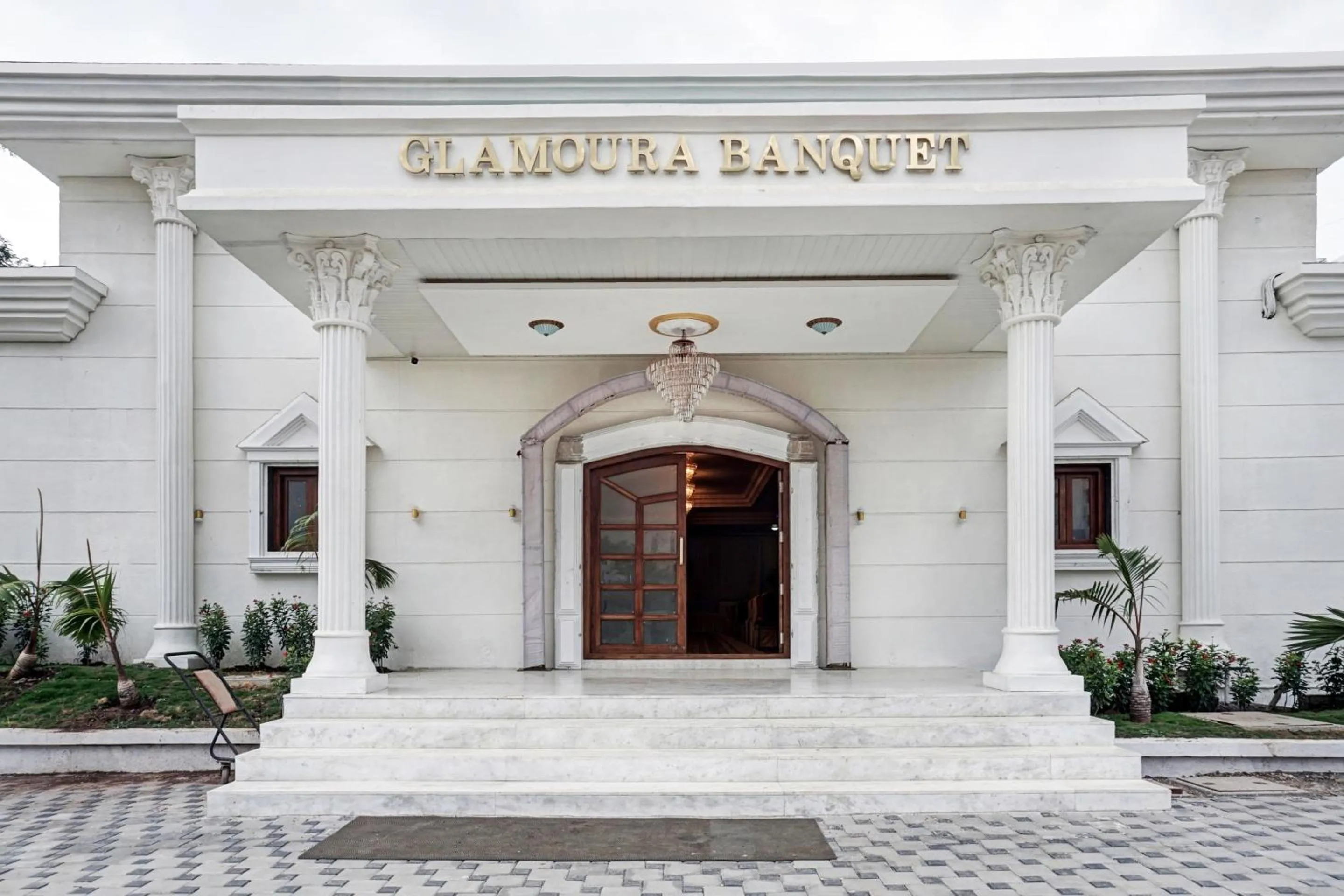 Super Townhouse OAK Hotel Rajmudra