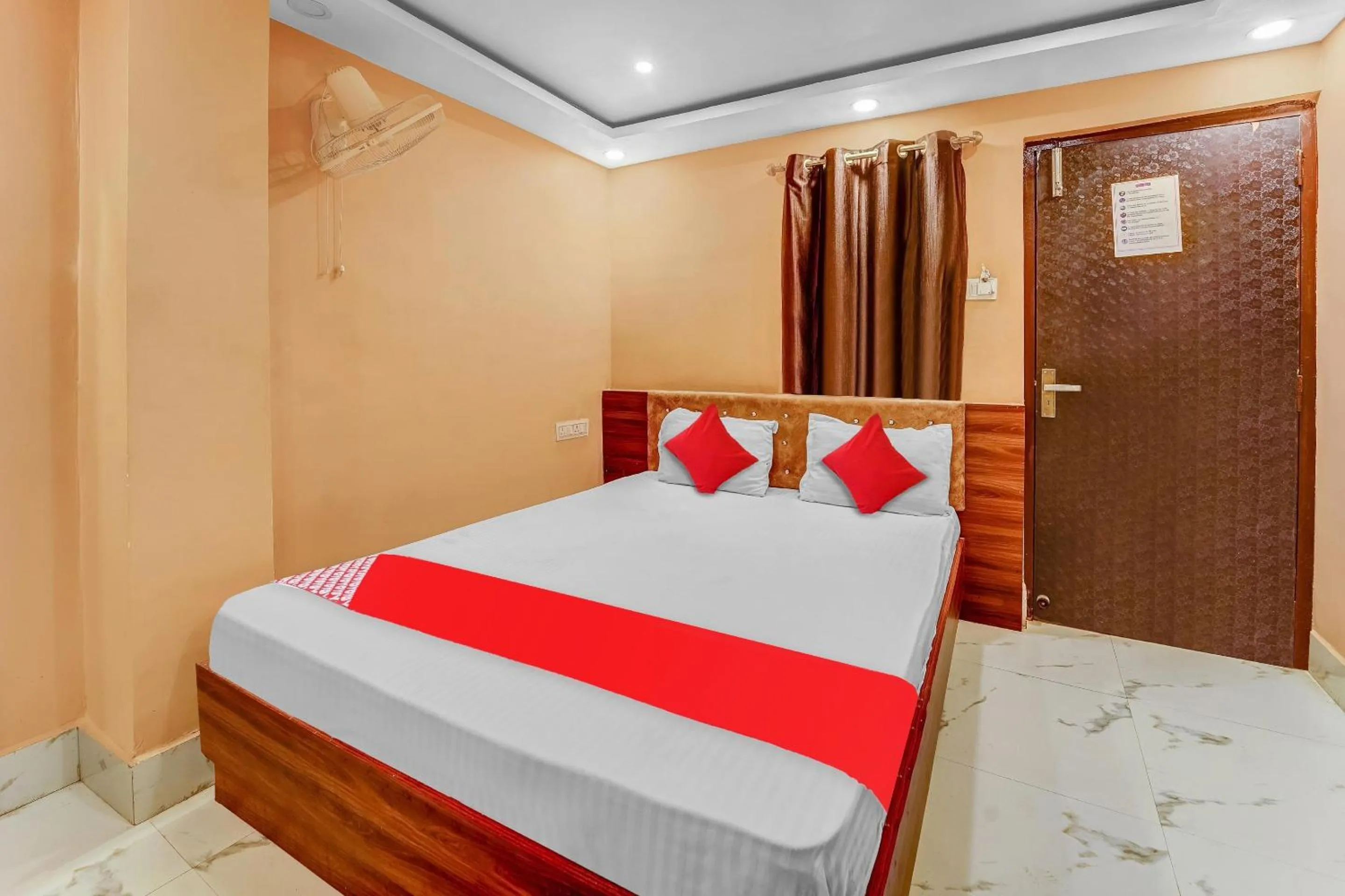 Photo of the whole room, Bed in Hotel O White Fort Near Lalbagh Botanical Garden