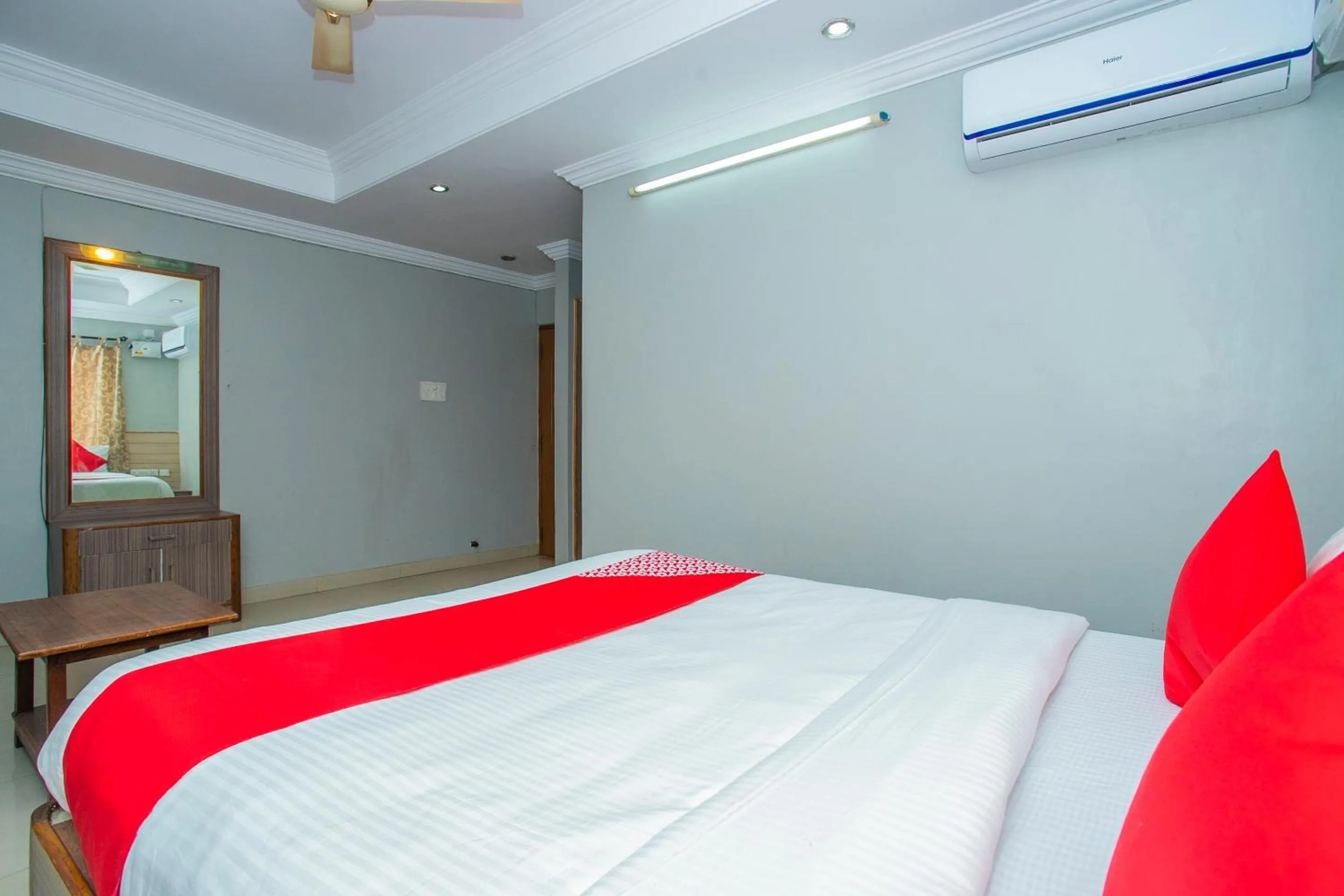 Photo of the whole room, Bed in Hotel O White Fort Near Lalbagh Botanical Garden