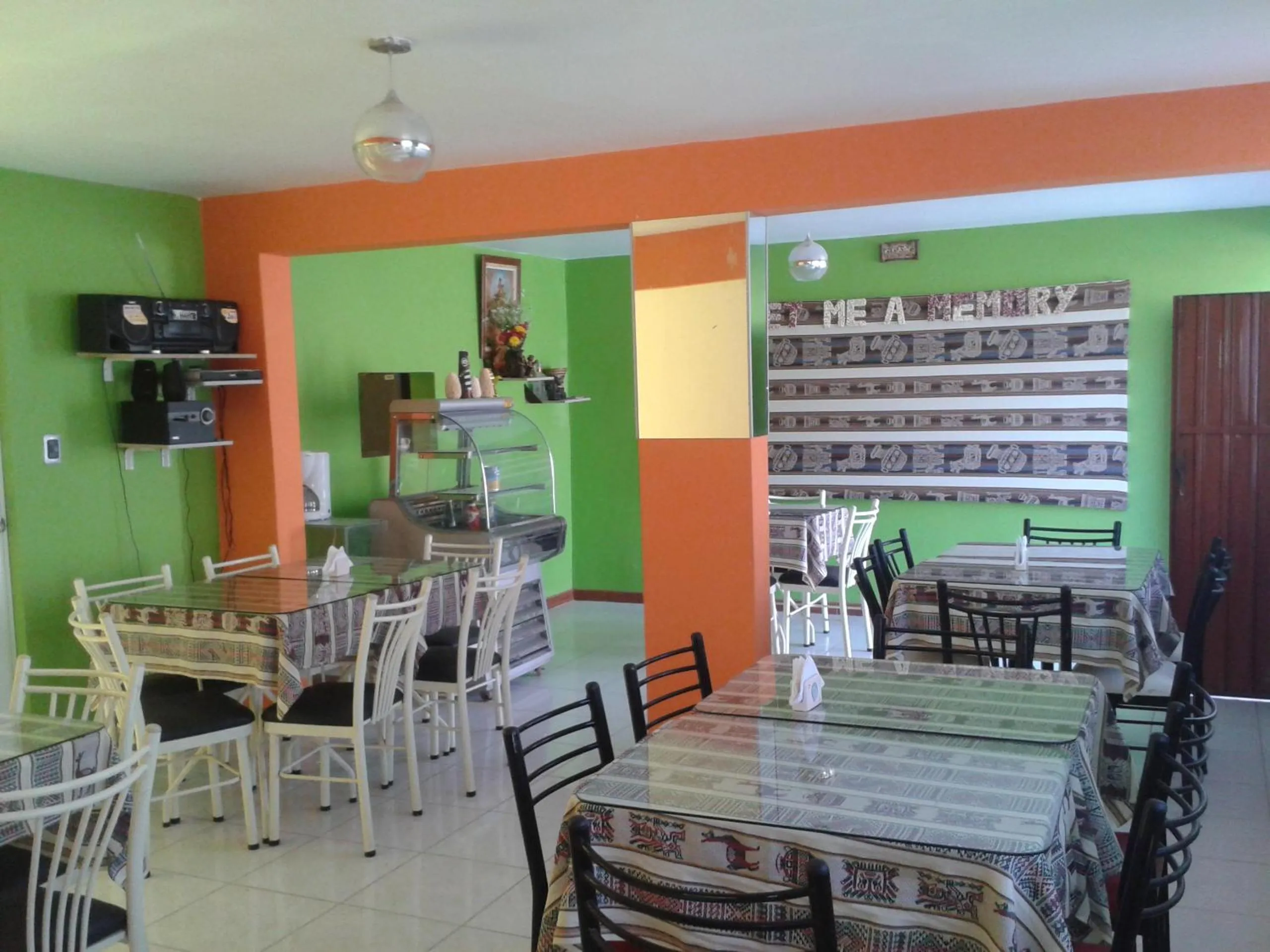 Restaurant/places to eat in Arum Qurpawasi Hospedaje