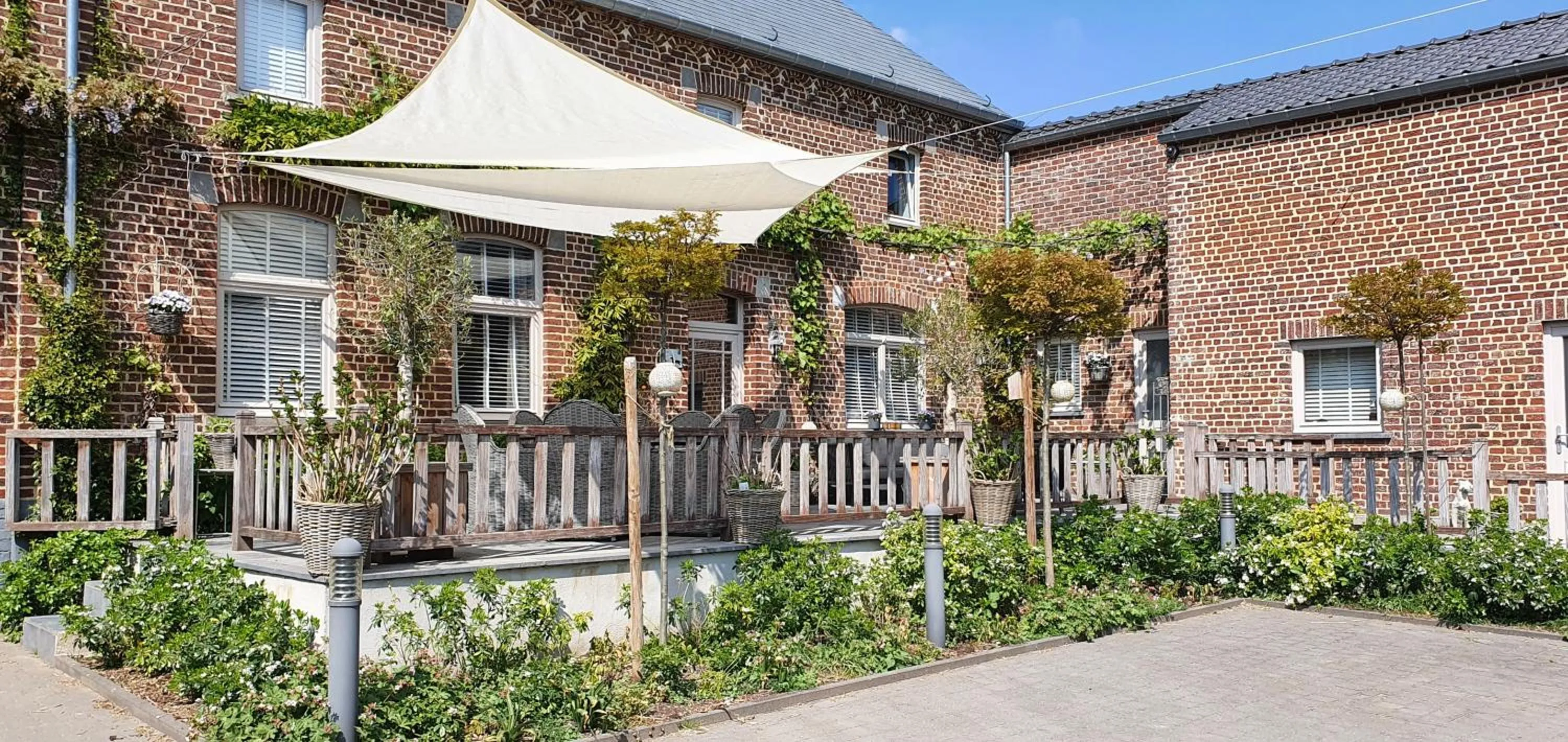 Property building in Guesthouse Biolleke