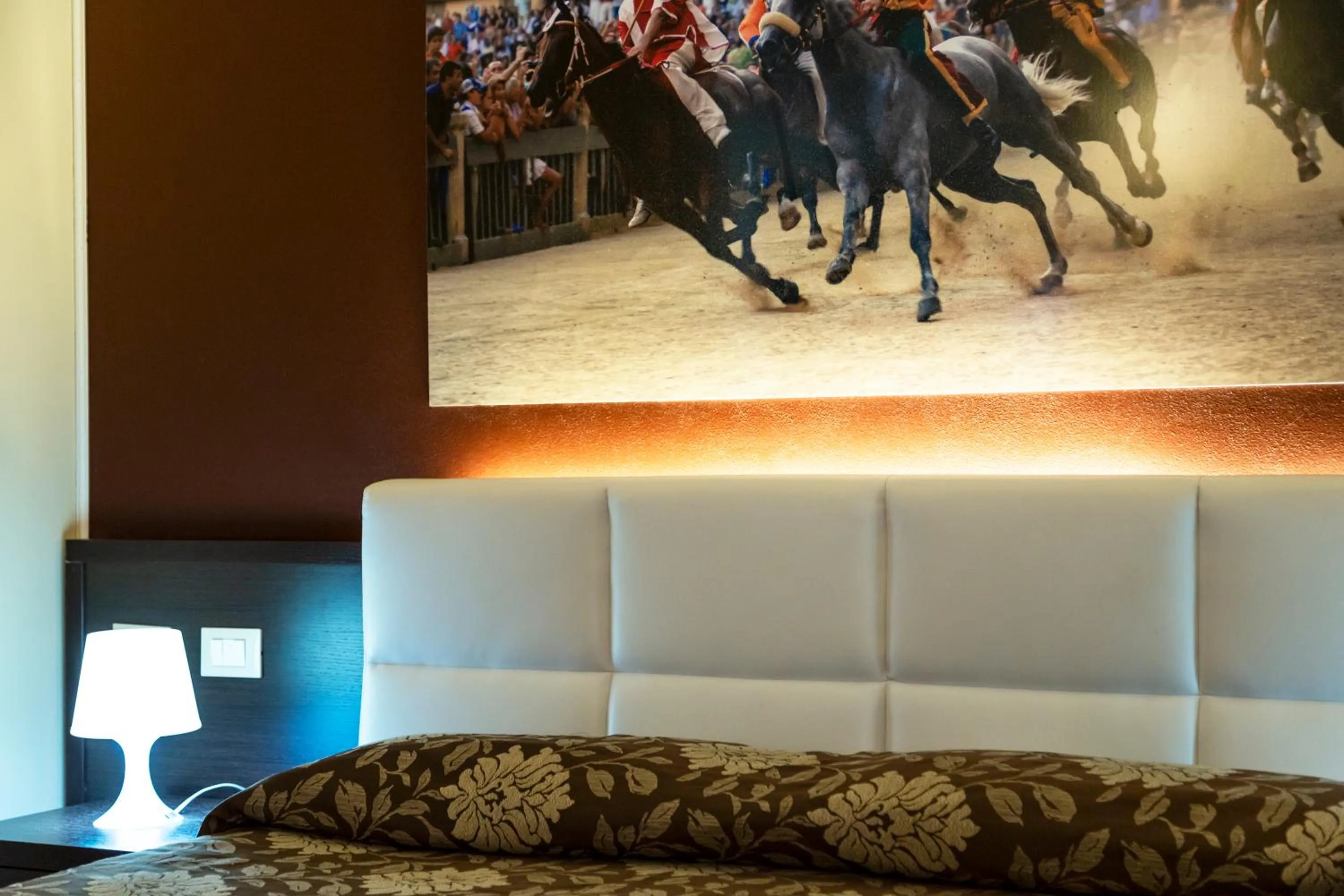 Bed in Villa Montarioso