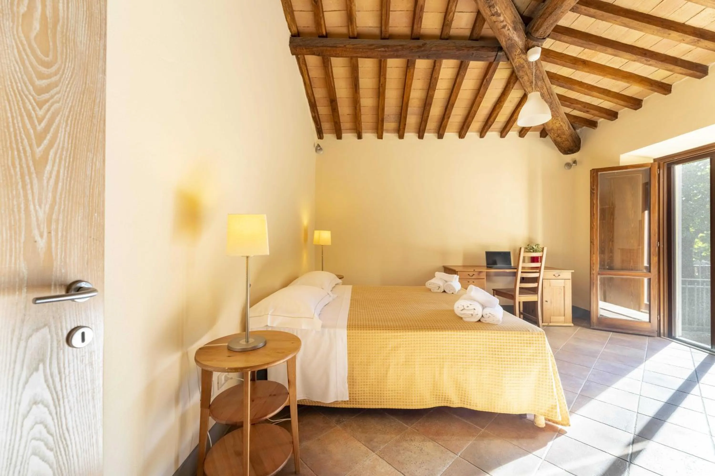 Bed in Villa Montarioso