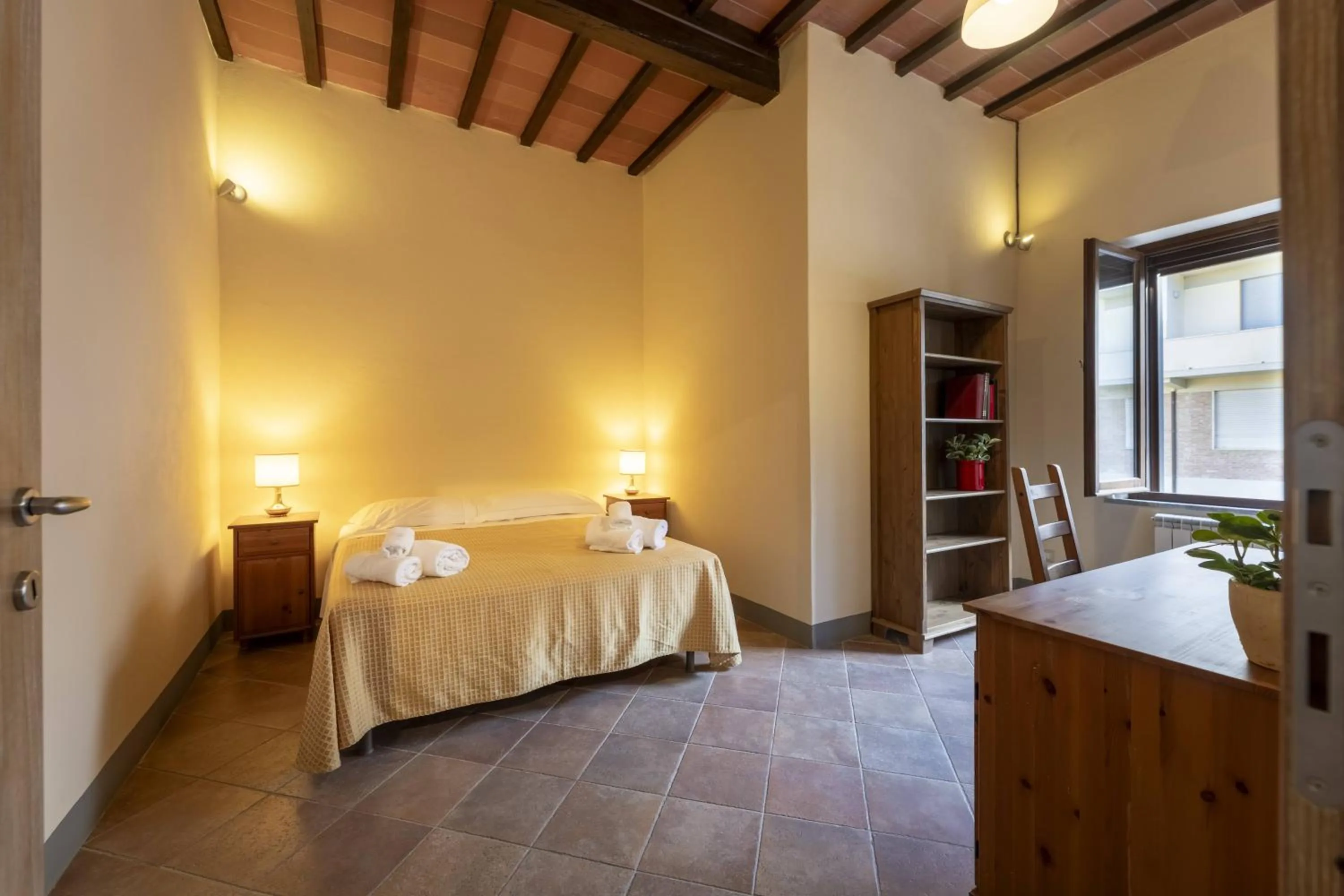 Bedroom, Bed in Villa Montarioso