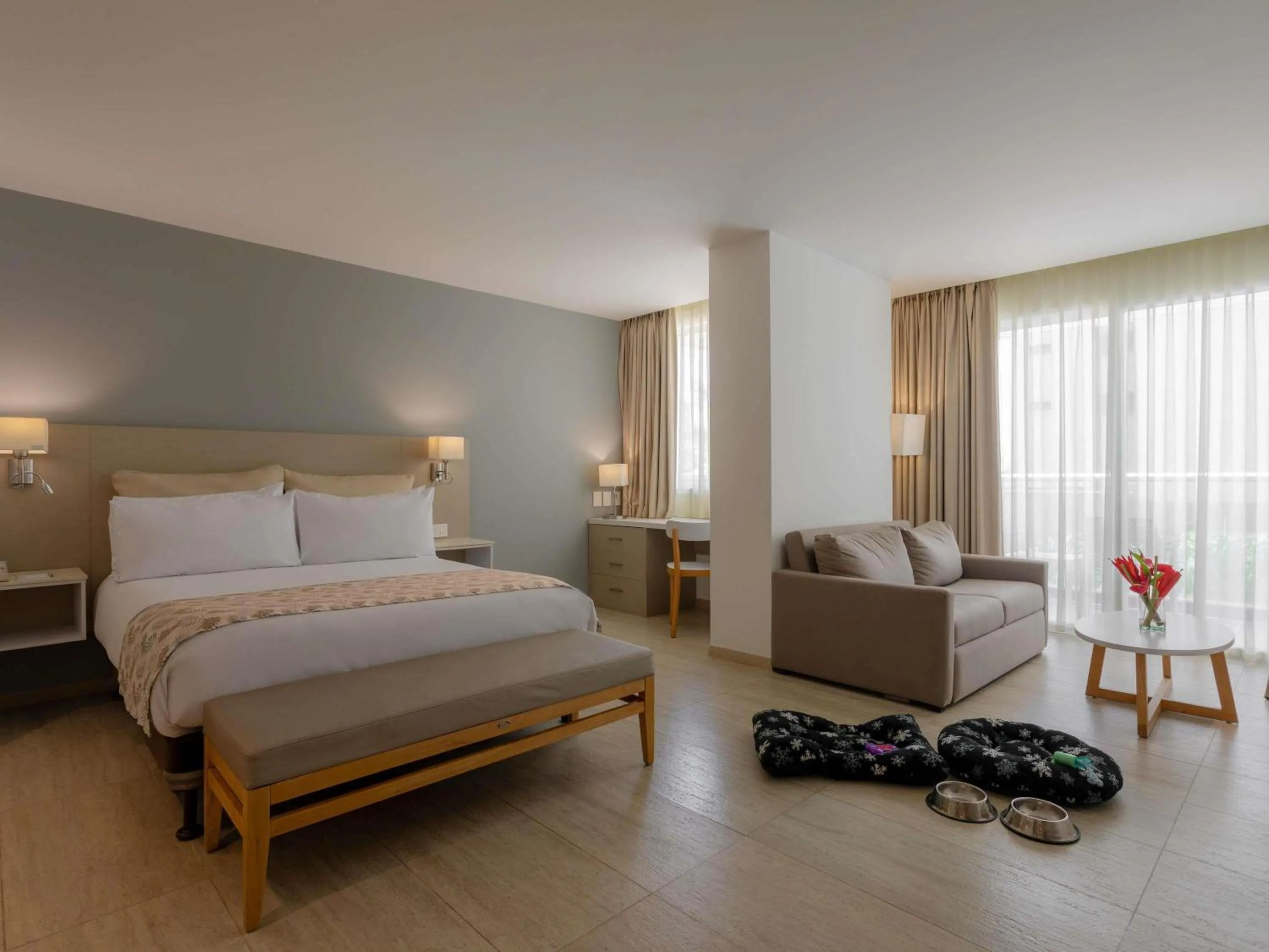 Bedroom, Bed in Mercure Santa Marta Emile