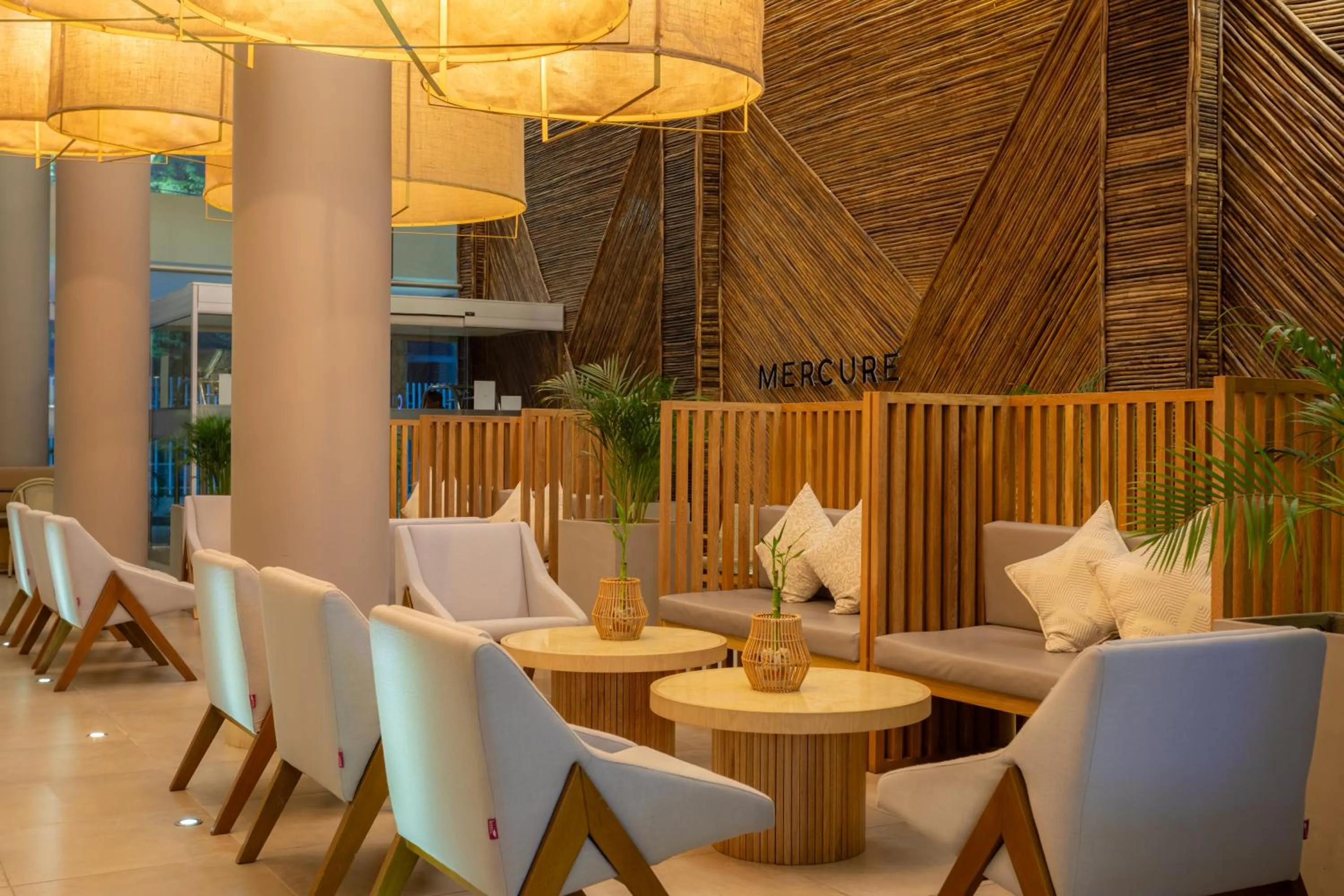 Lobby or reception in Mercure Santa Marta Emile