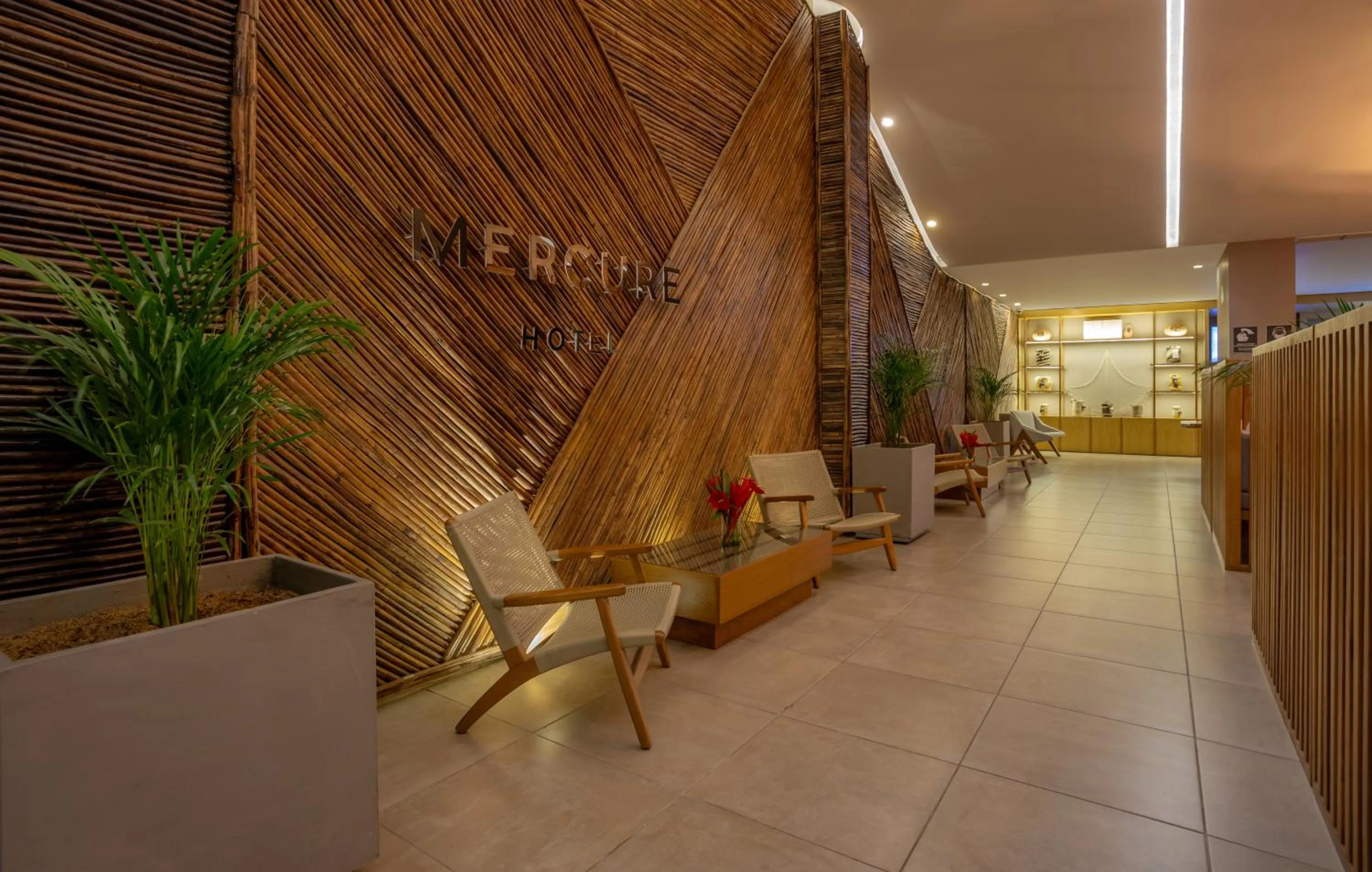 Lobby or reception in Mercure Santa Marta Emile