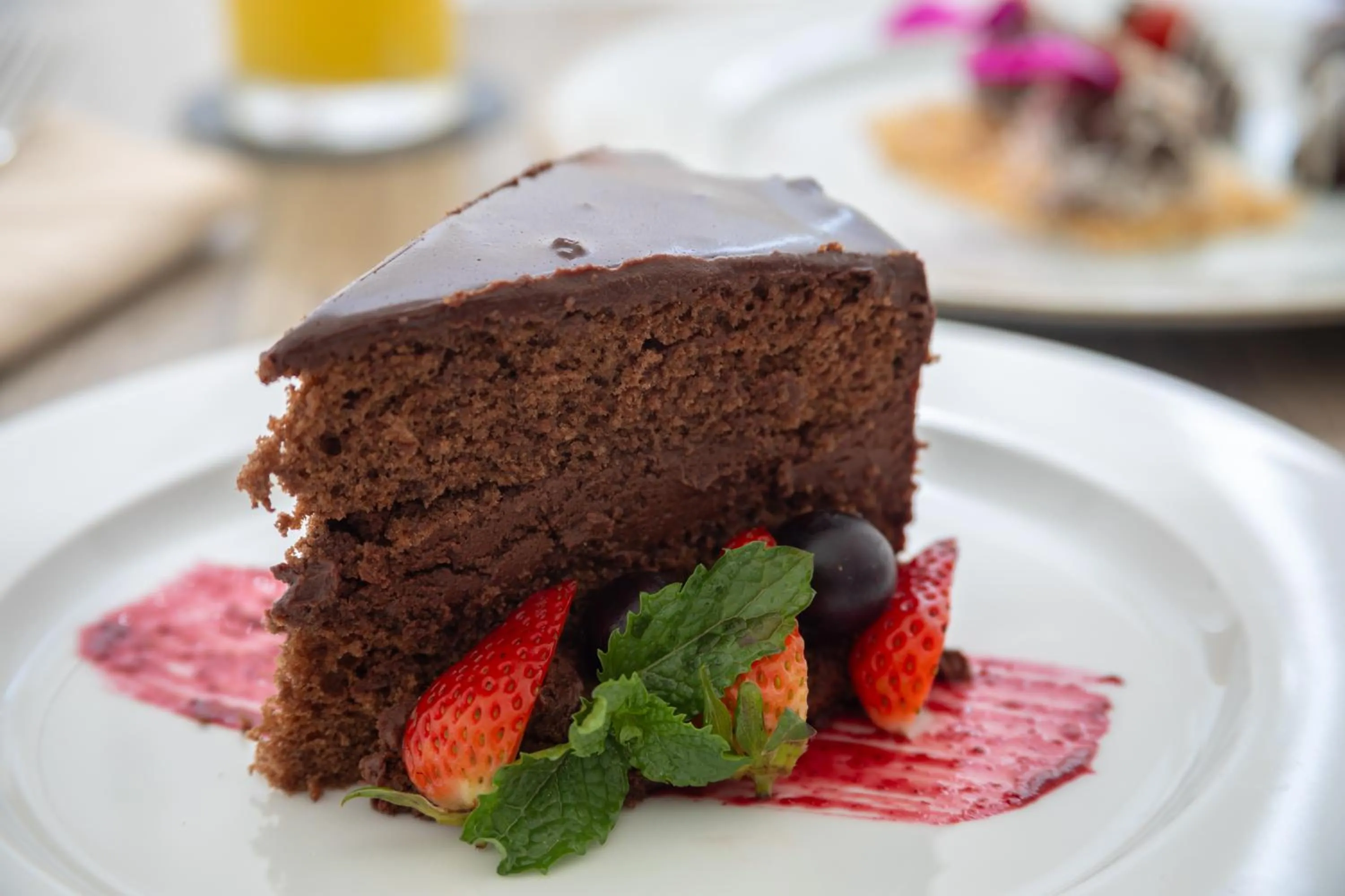 Restaurant/places to eat in Mercure Santa Marta Emile