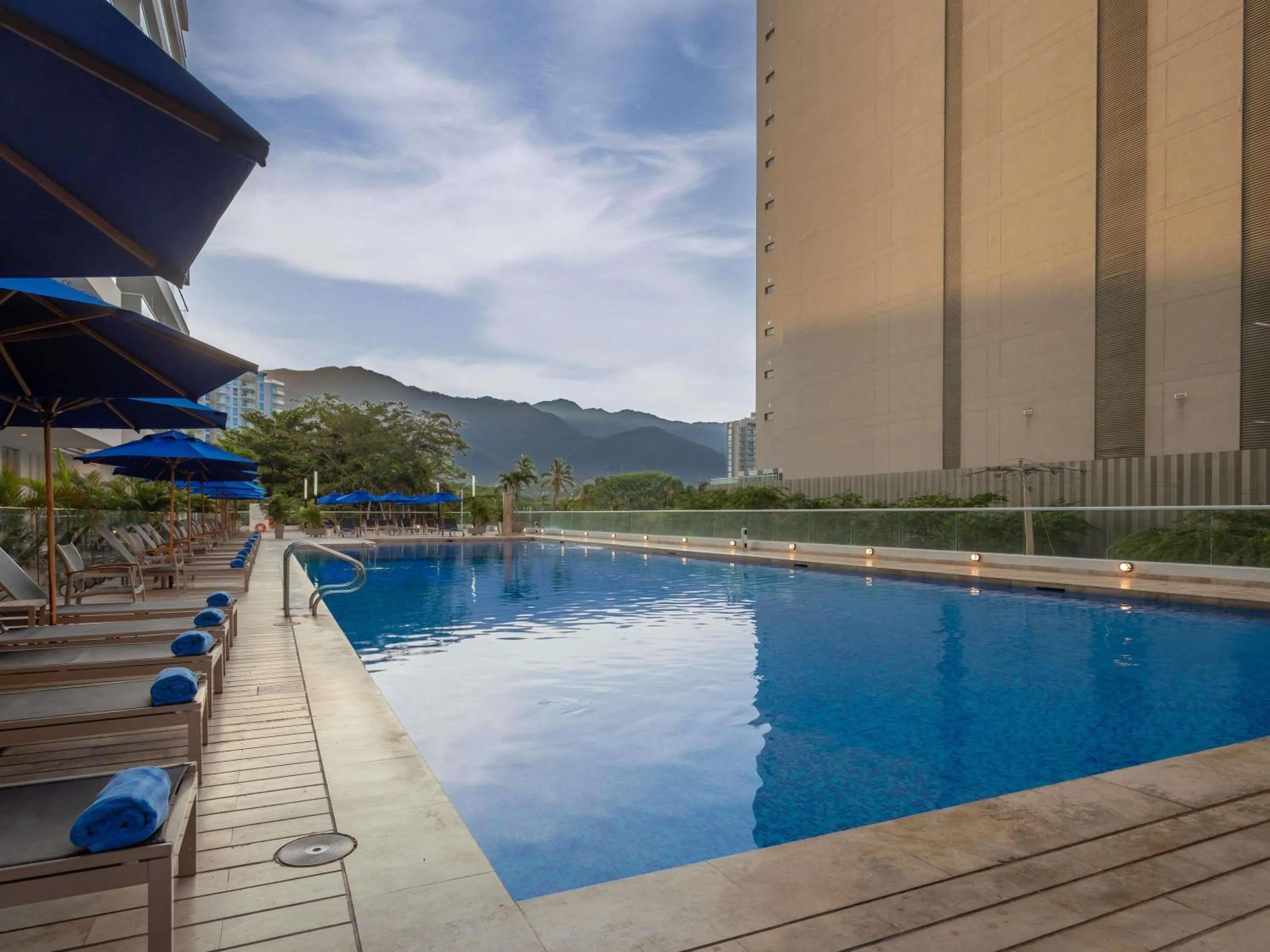 Pool view in Mercure Santa Marta Emile