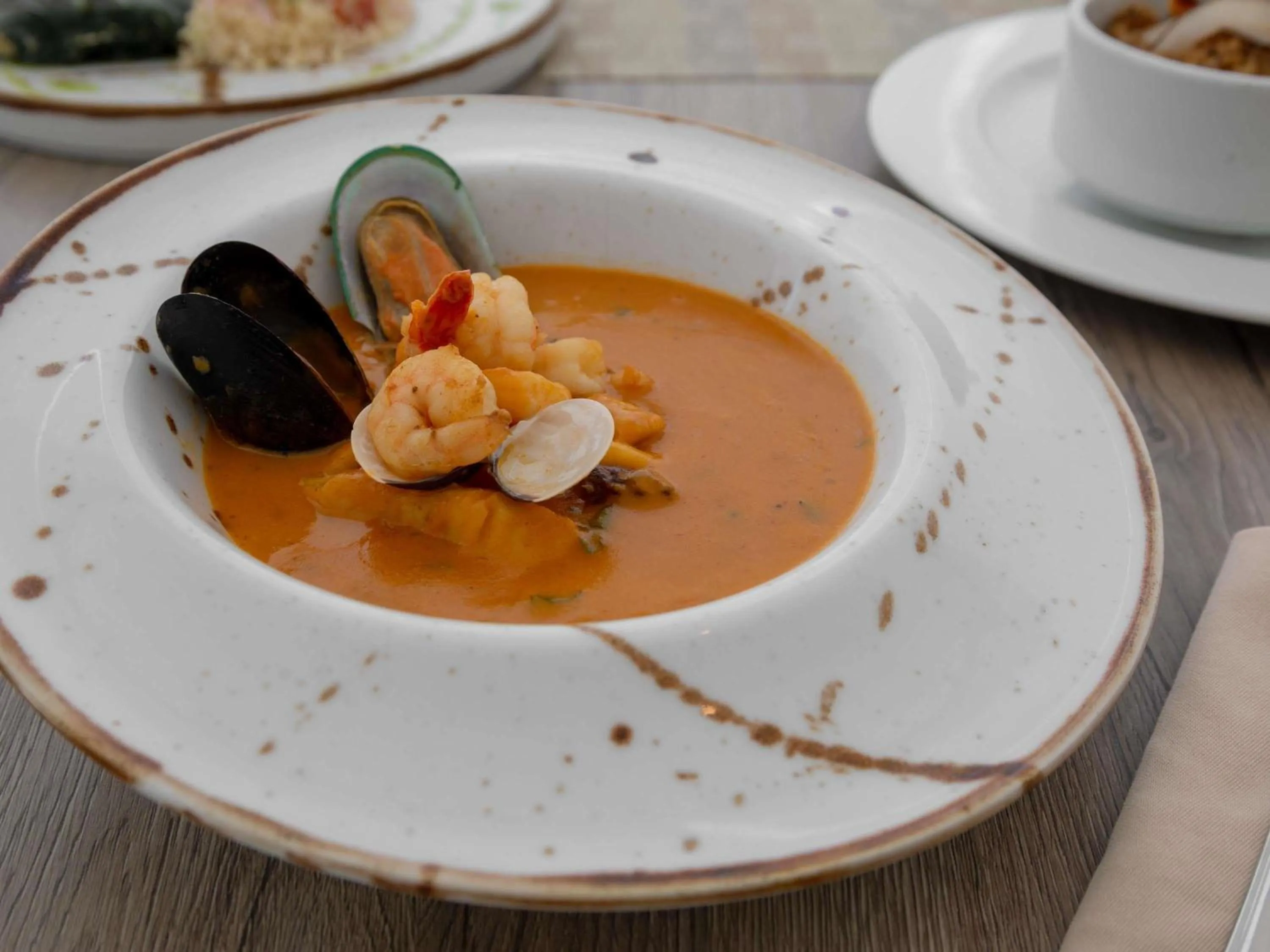 Restaurant/places to eat in Mercure Santa Marta Emile