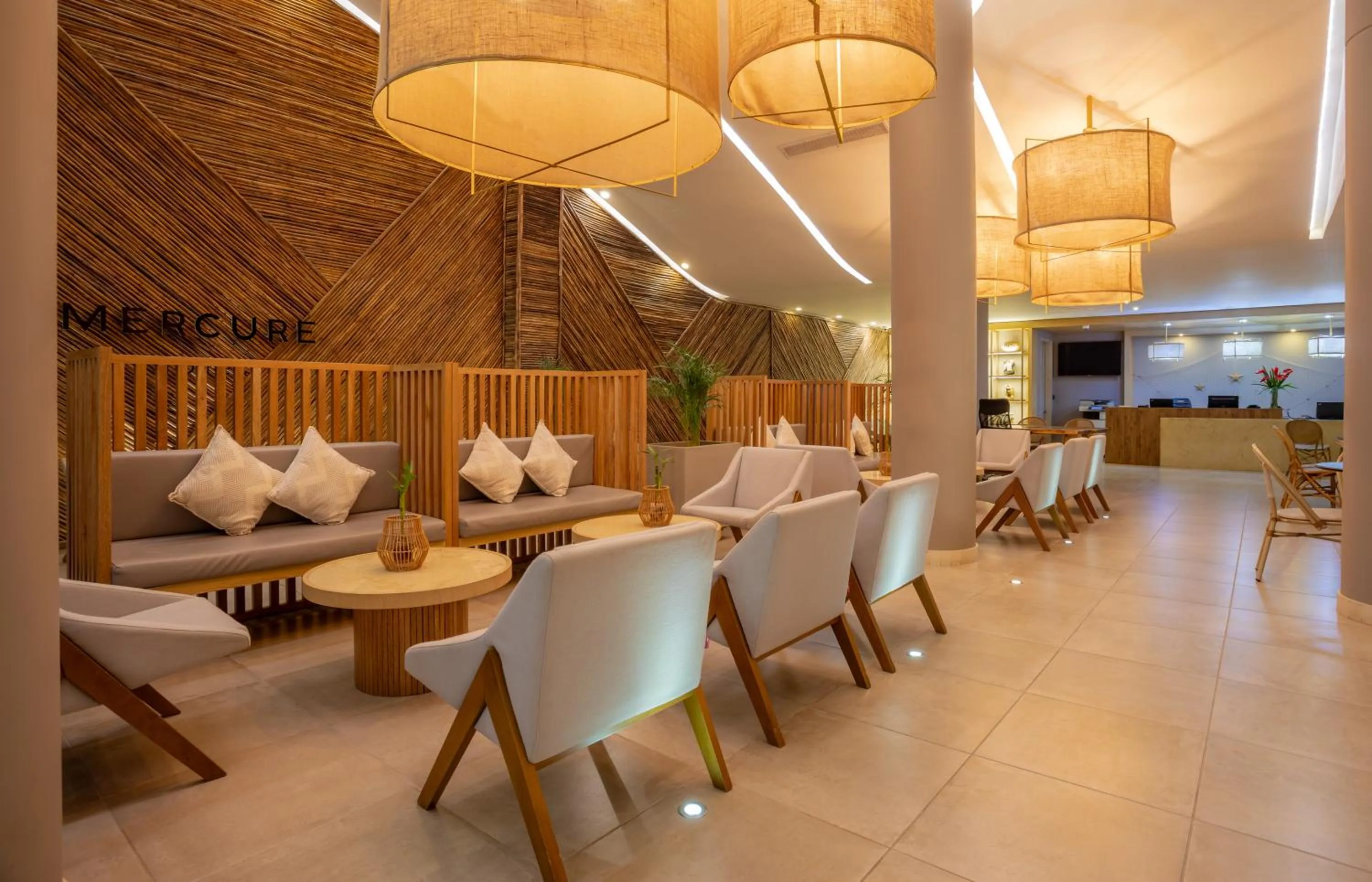 Lobby or reception in Mercure Santa Marta Emile