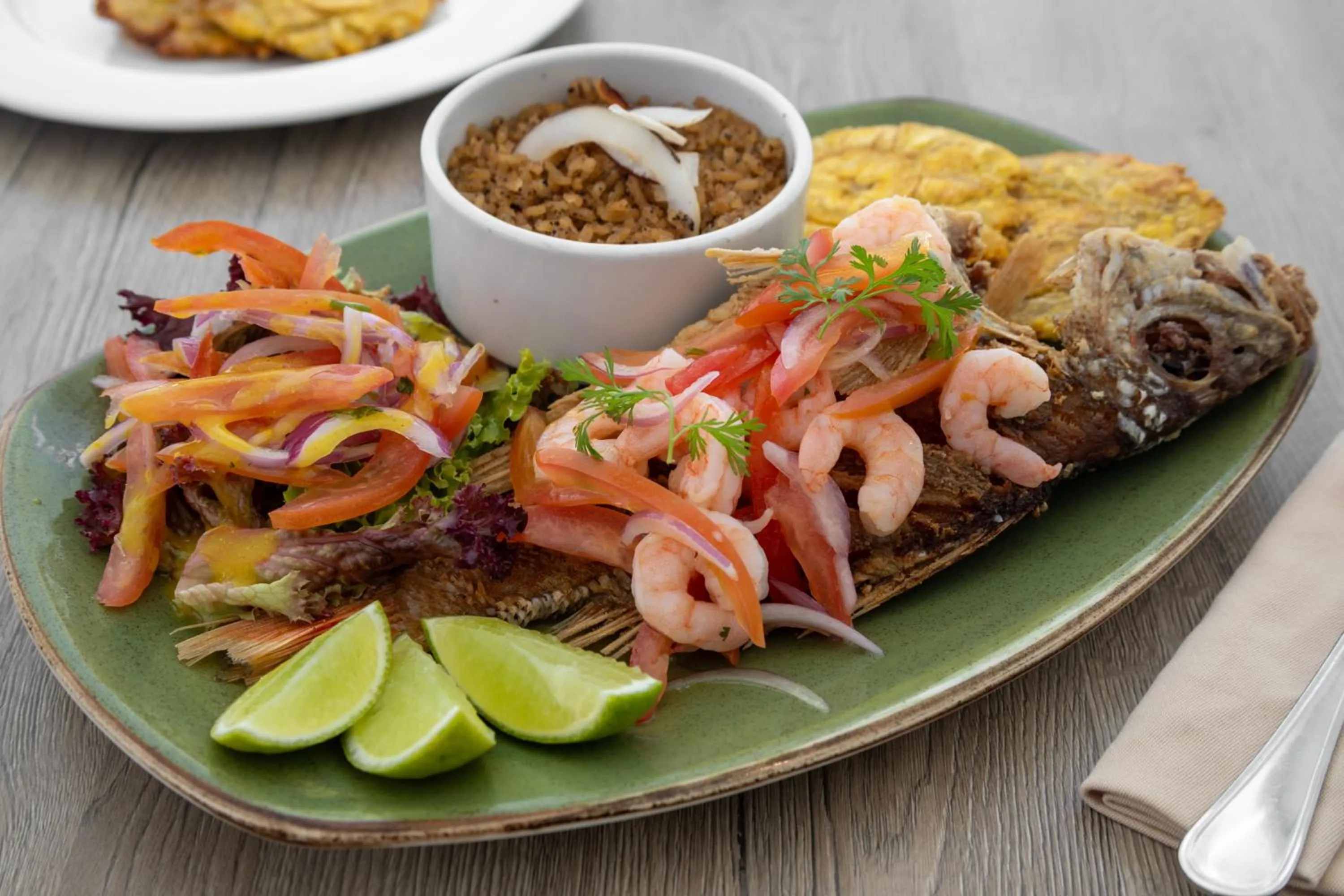 Restaurant/places to eat in Mercure Santa Marta Emile