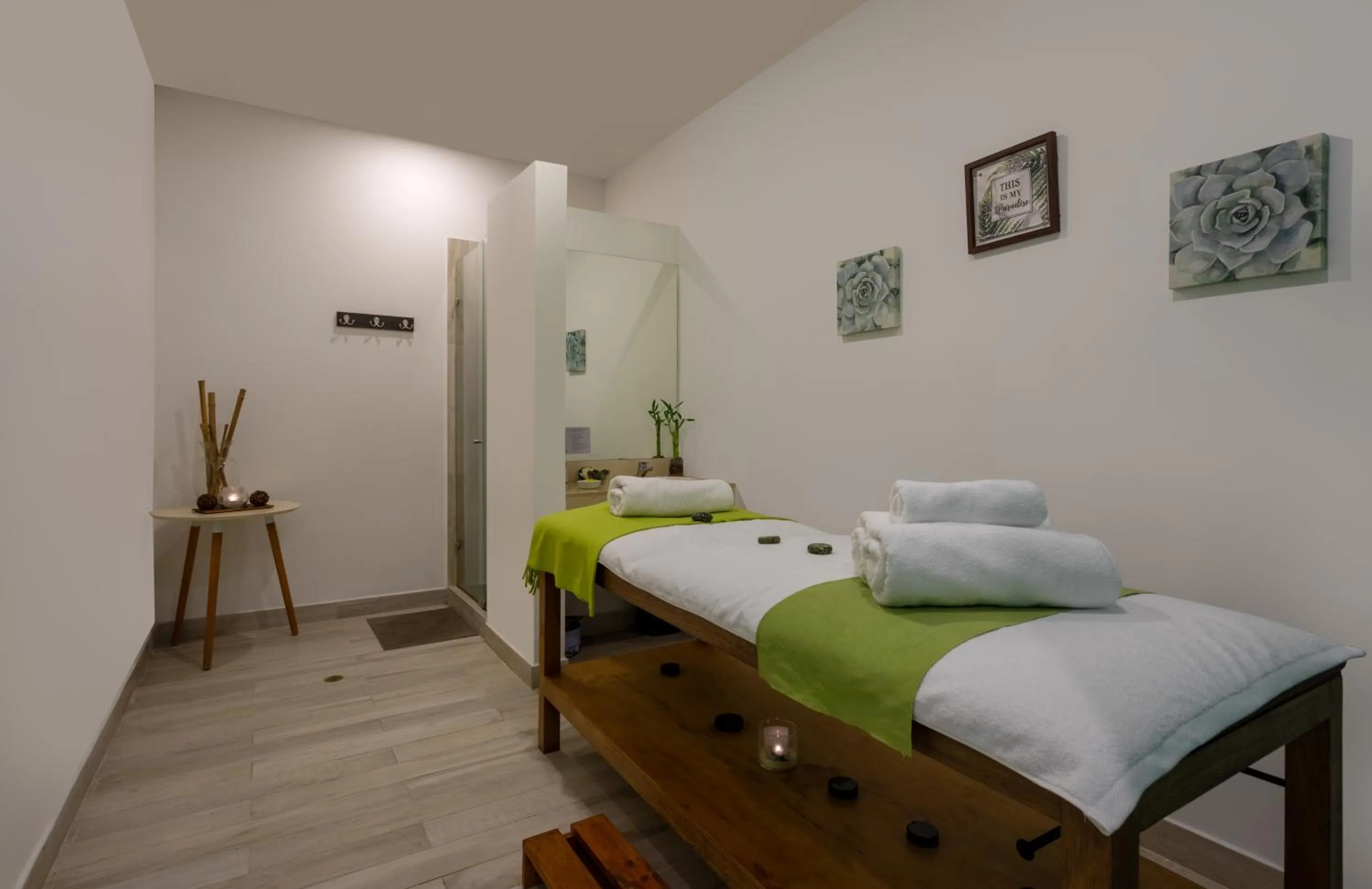 Massage, Bed in Mercure Santa Marta Emile