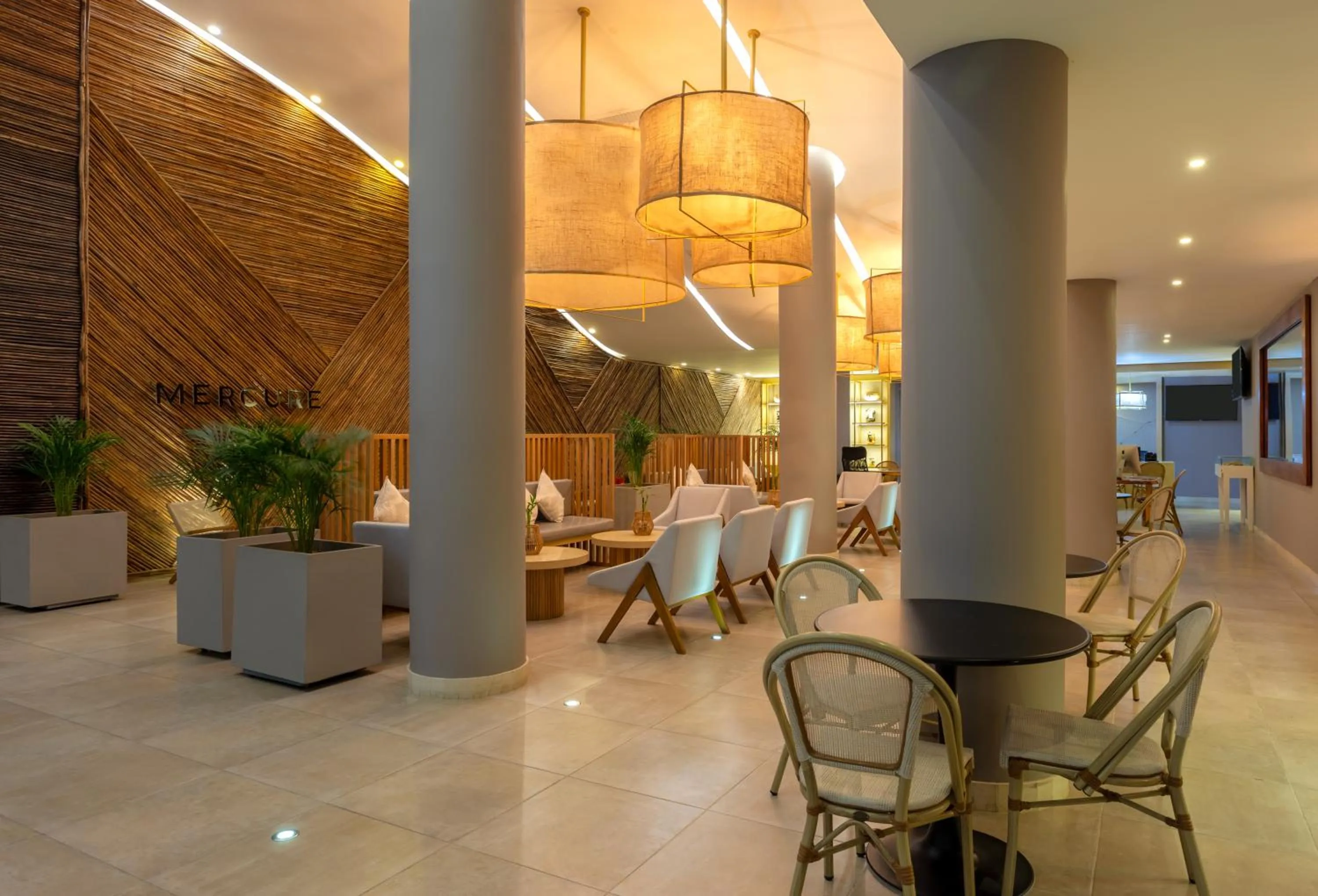 Lobby or reception in Mercure Santa Marta Emile