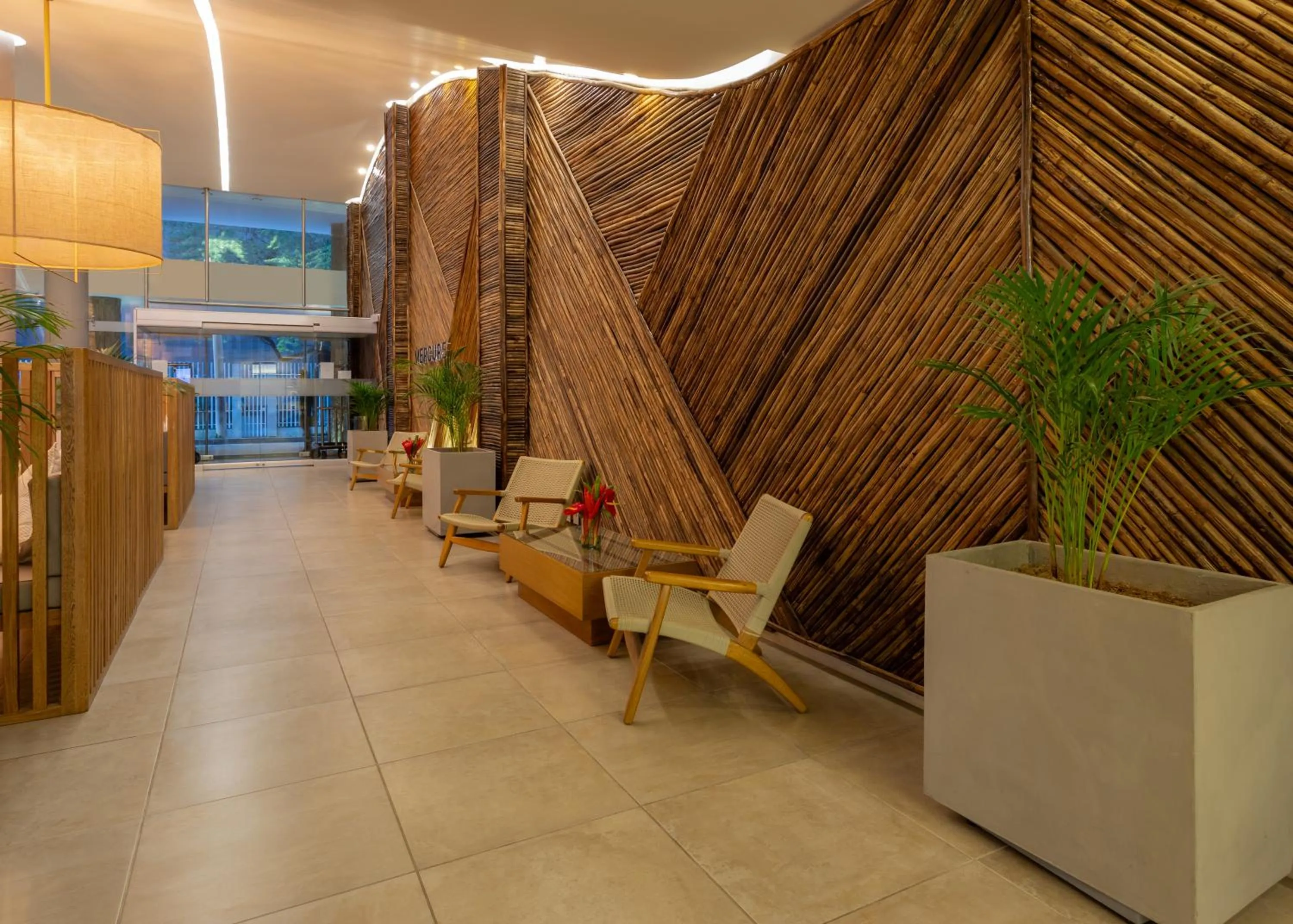 Lobby or reception in Mercure Santa Marta Emile