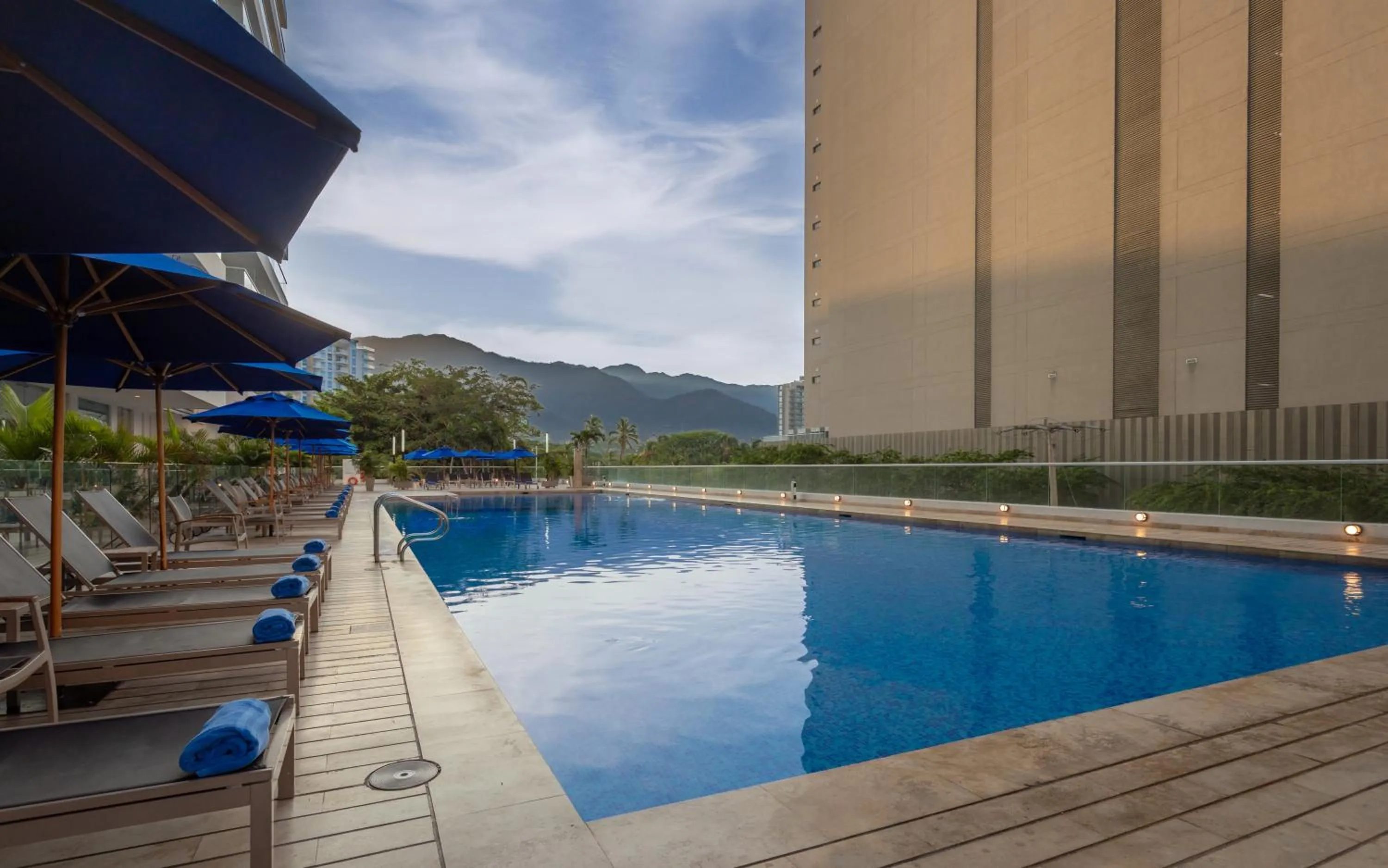 Swimming pool in Mercure Santa Marta Emile