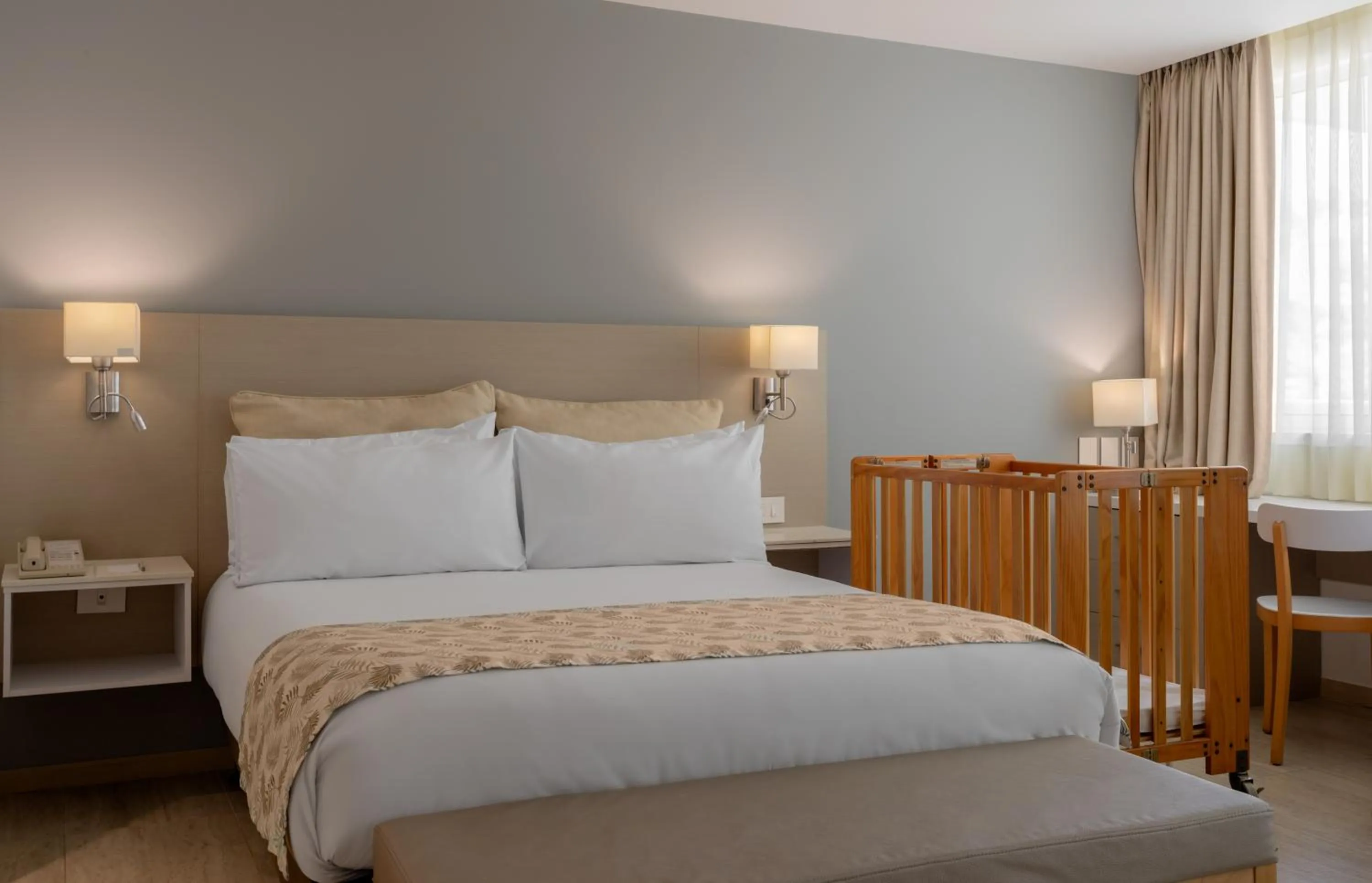 Bedroom, Bed in Mercure Santa Marta Emile