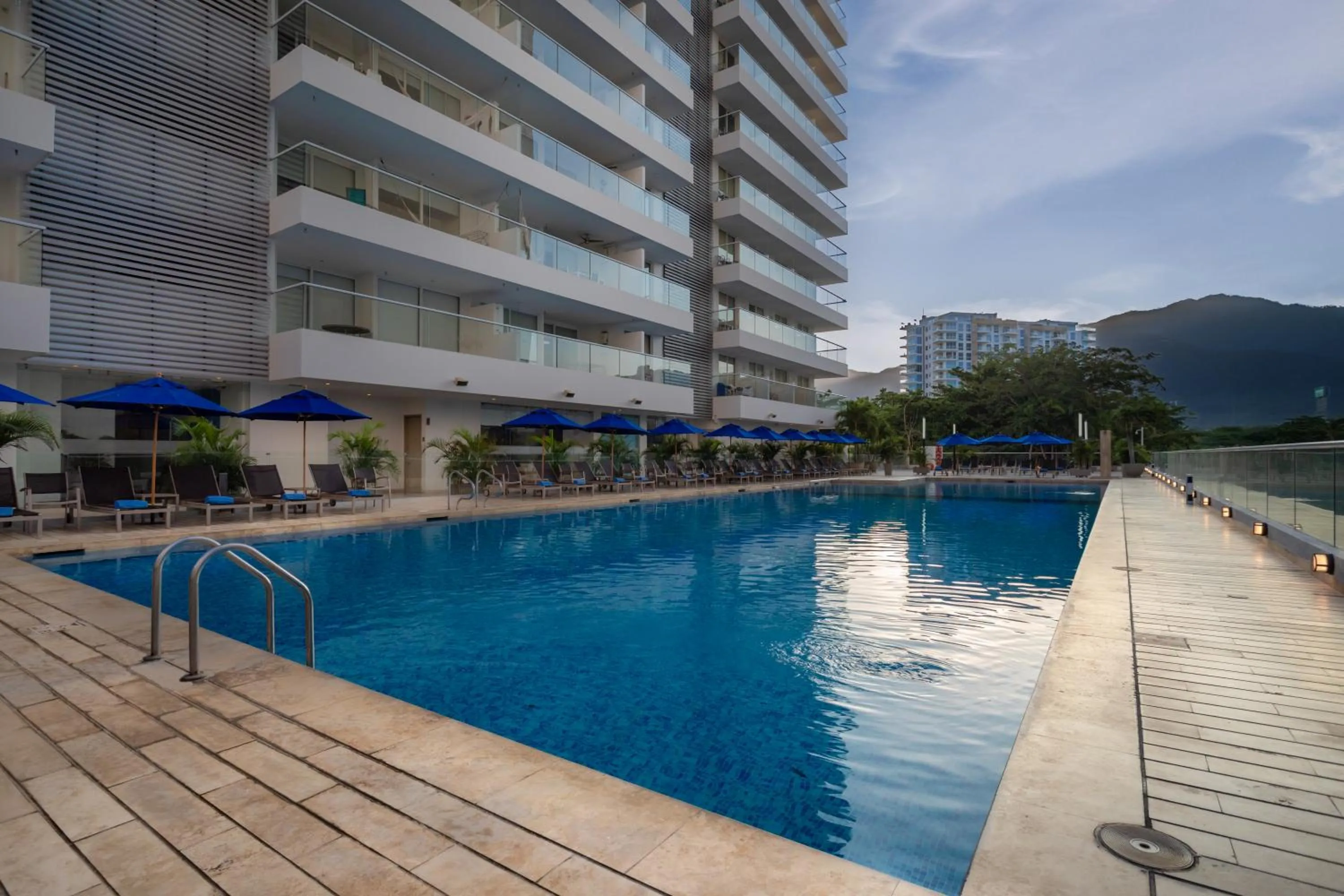 Swimming pool in Mercure Santa Marta Emile
