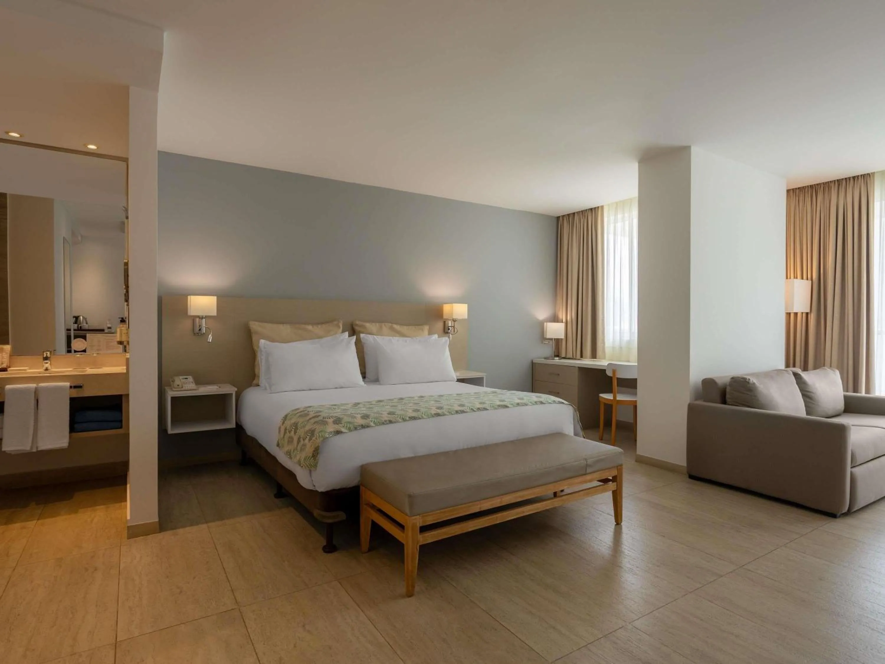 Bedroom, Bed in Mercure Santa Marta Emile