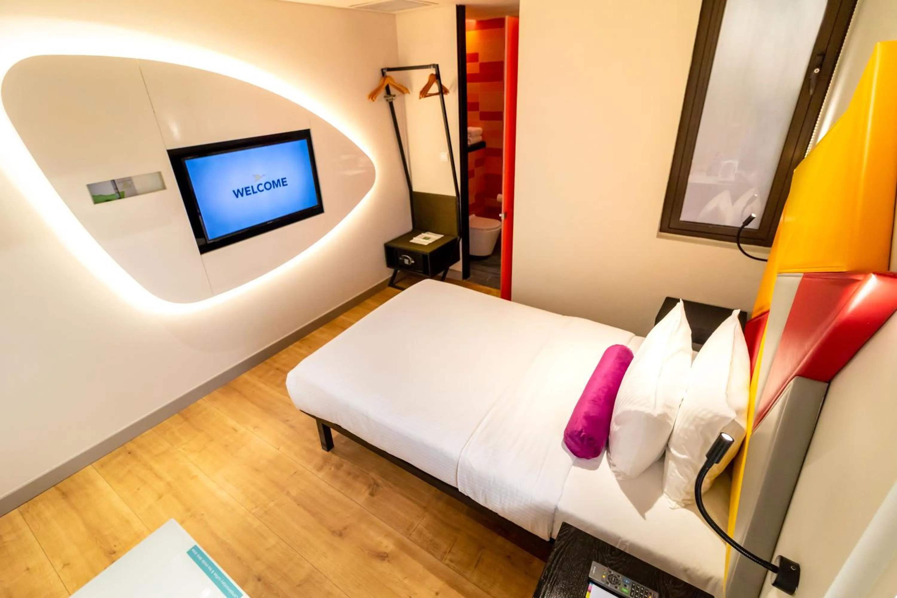 Bed in Ibis Styles Singapore On Macpherson