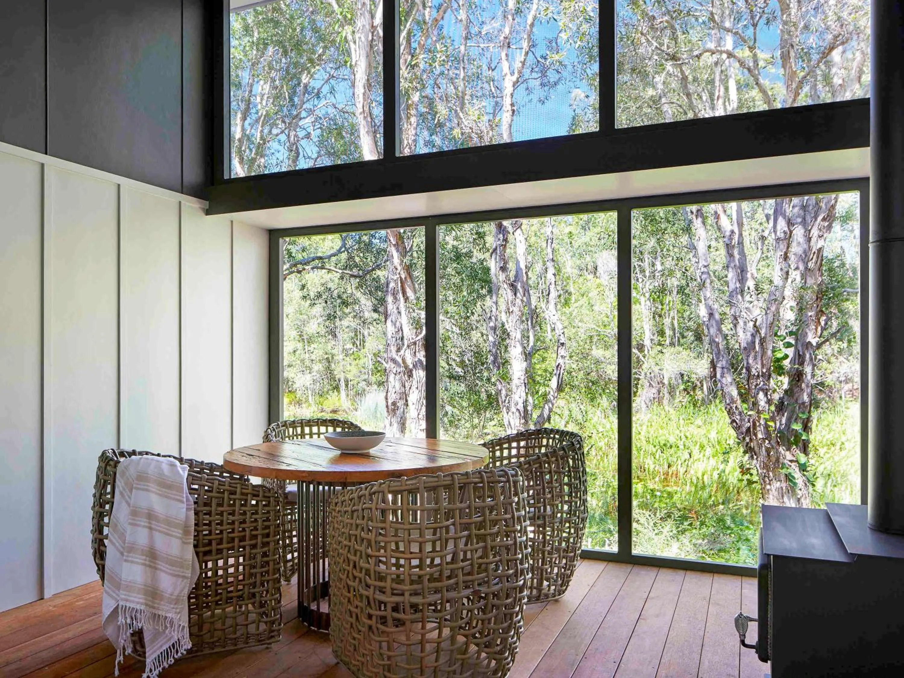 Photo of the whole room in Elements Of Byron