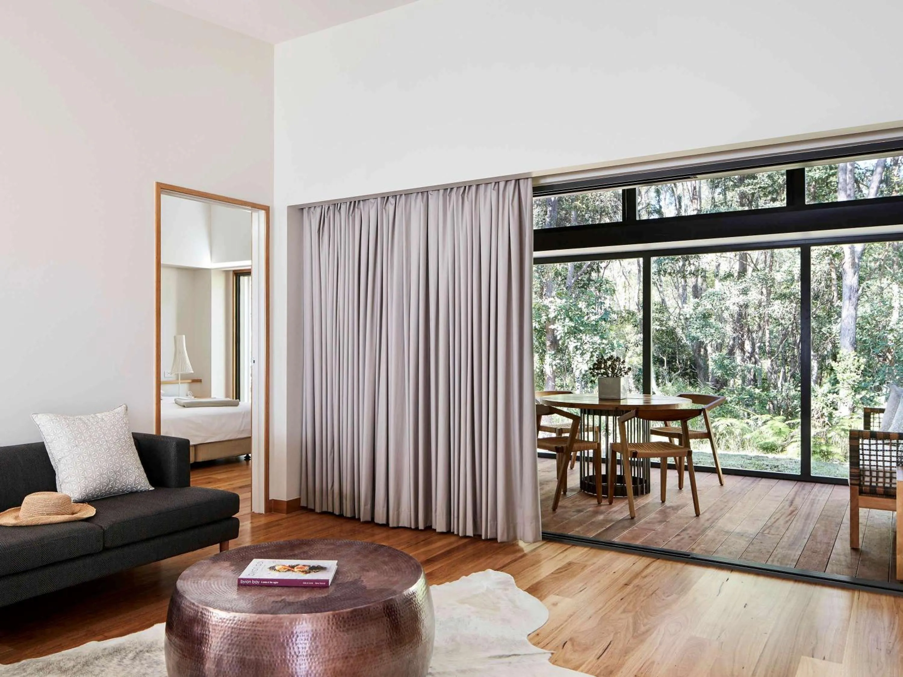 Photo of the whole room in Elements Of Byron