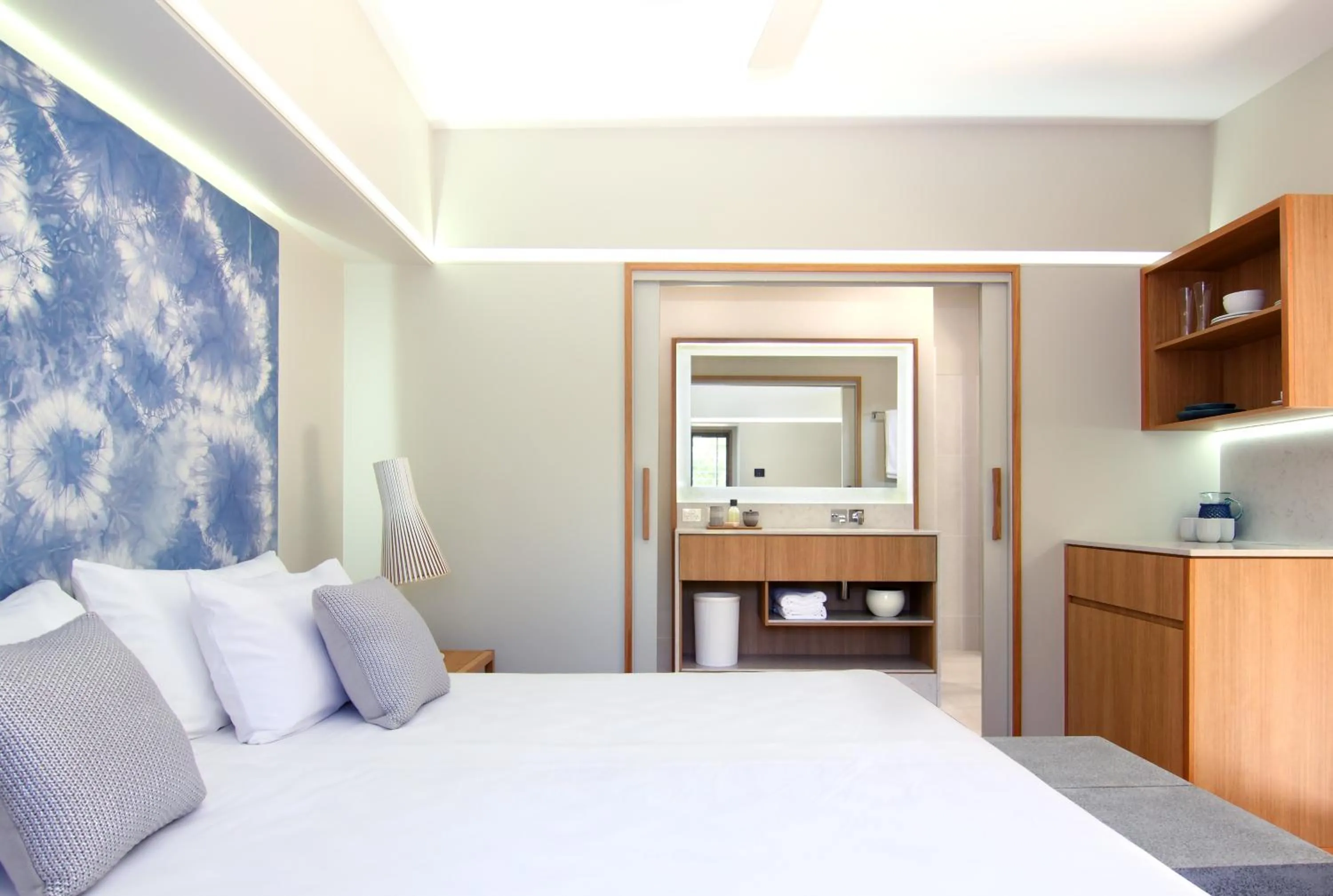 Bathroom, Bed in Elements Of Byron