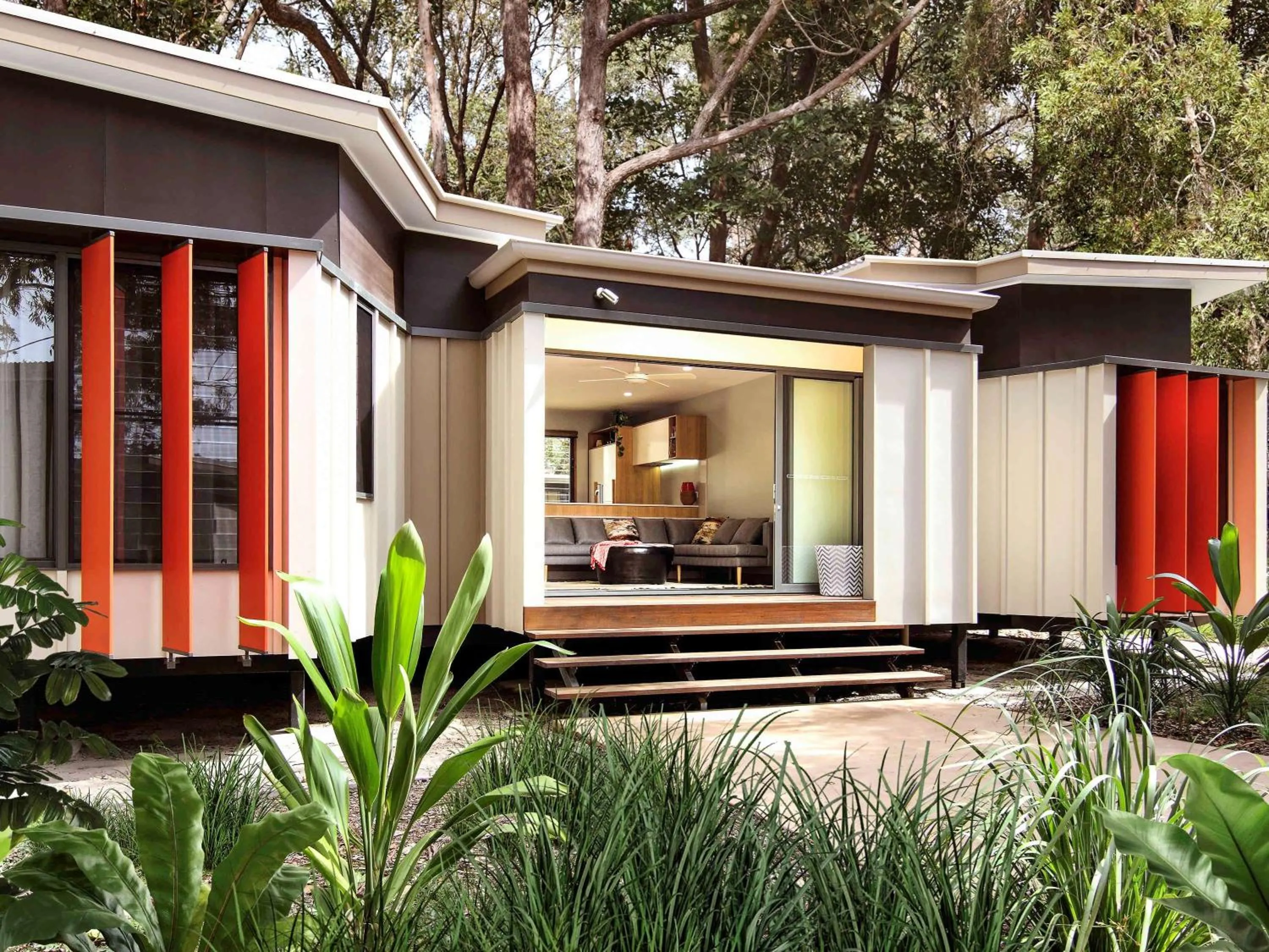 Photo of the whole room in Elements Of Byron