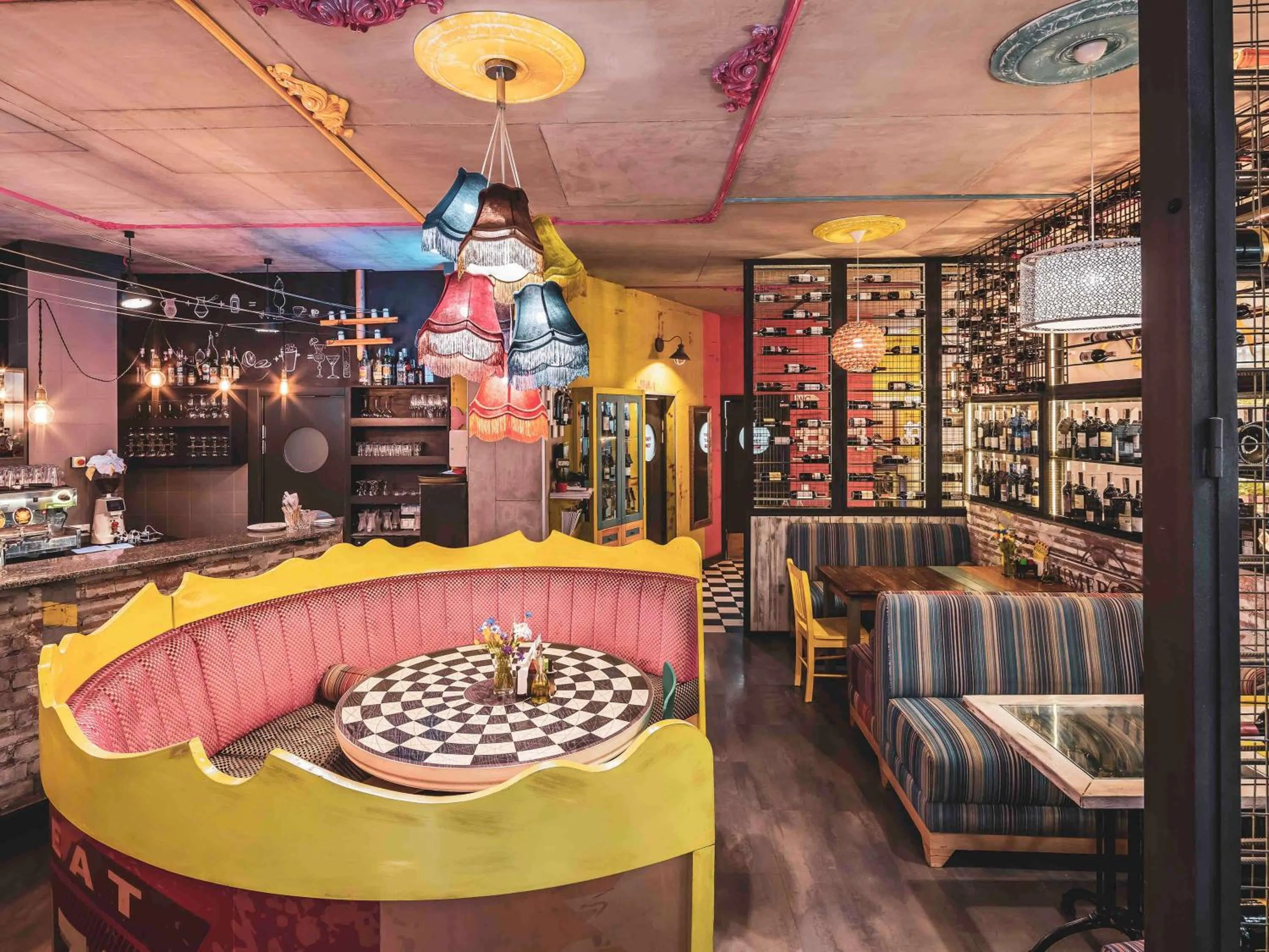 Restaurant/places to eat in Ibis Styles Lviv Center