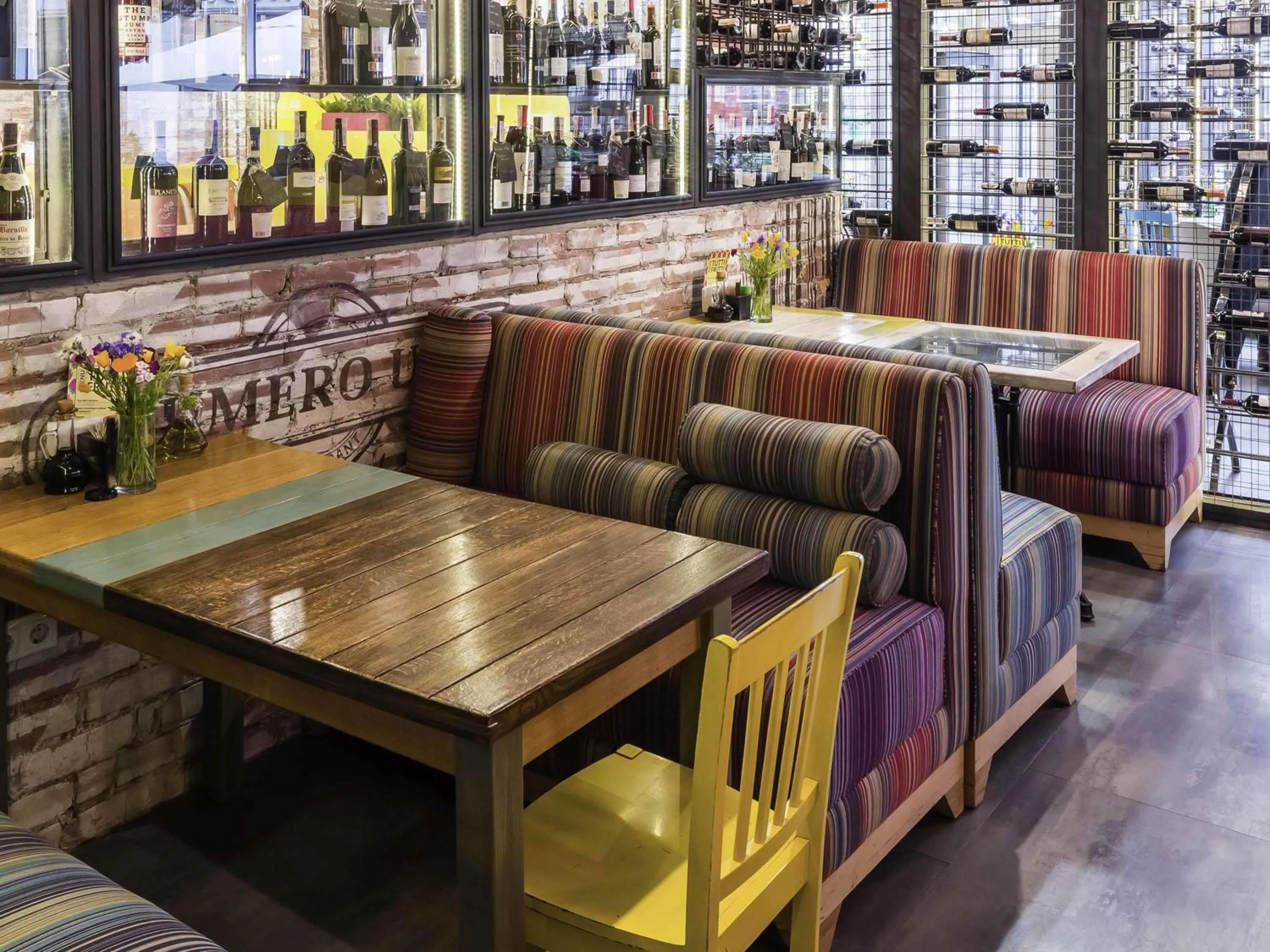 Restaurant/places to eat in Ibis Styles Lviv Center