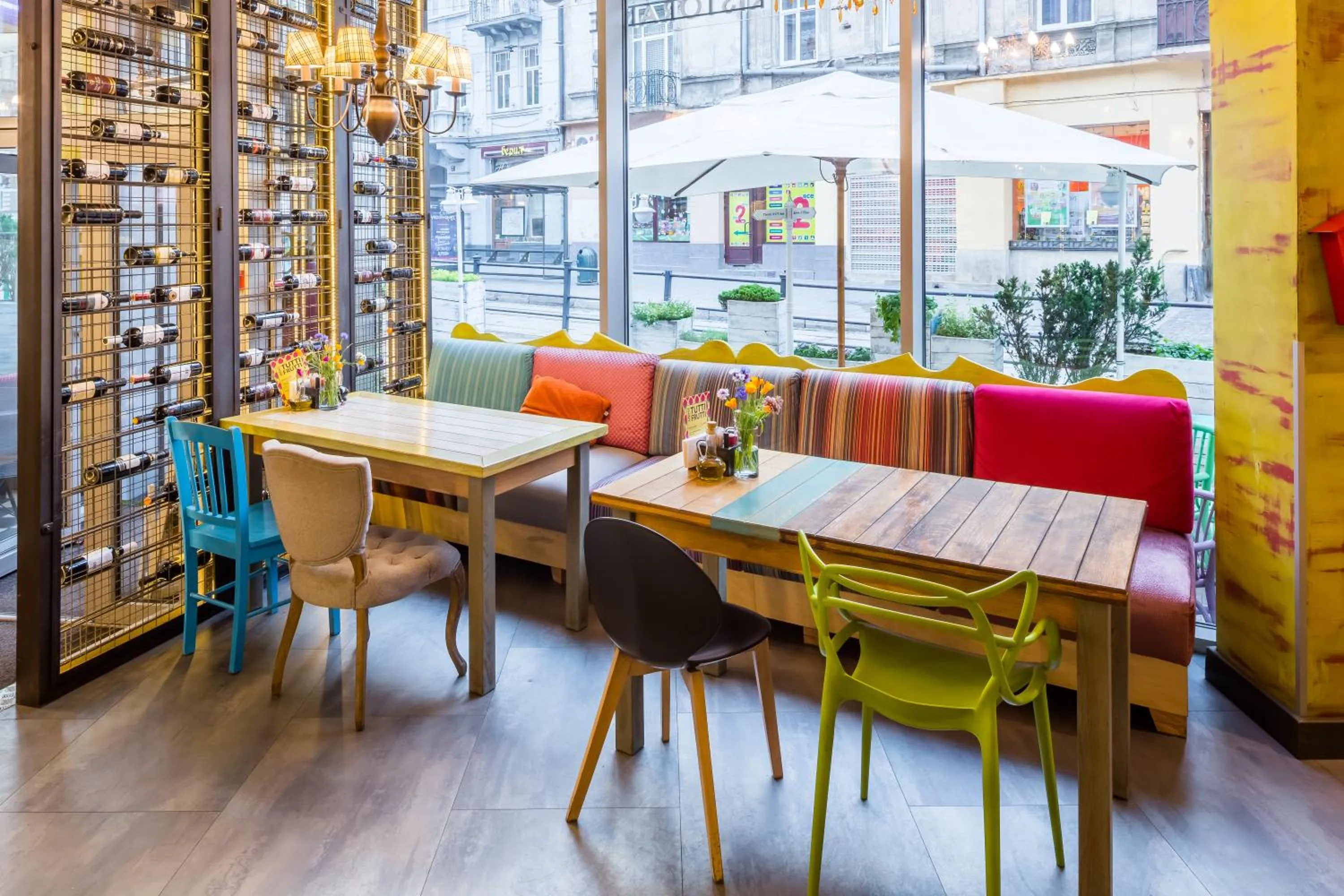 Restaurant/places to eat in Ibis Styles Lviv Center