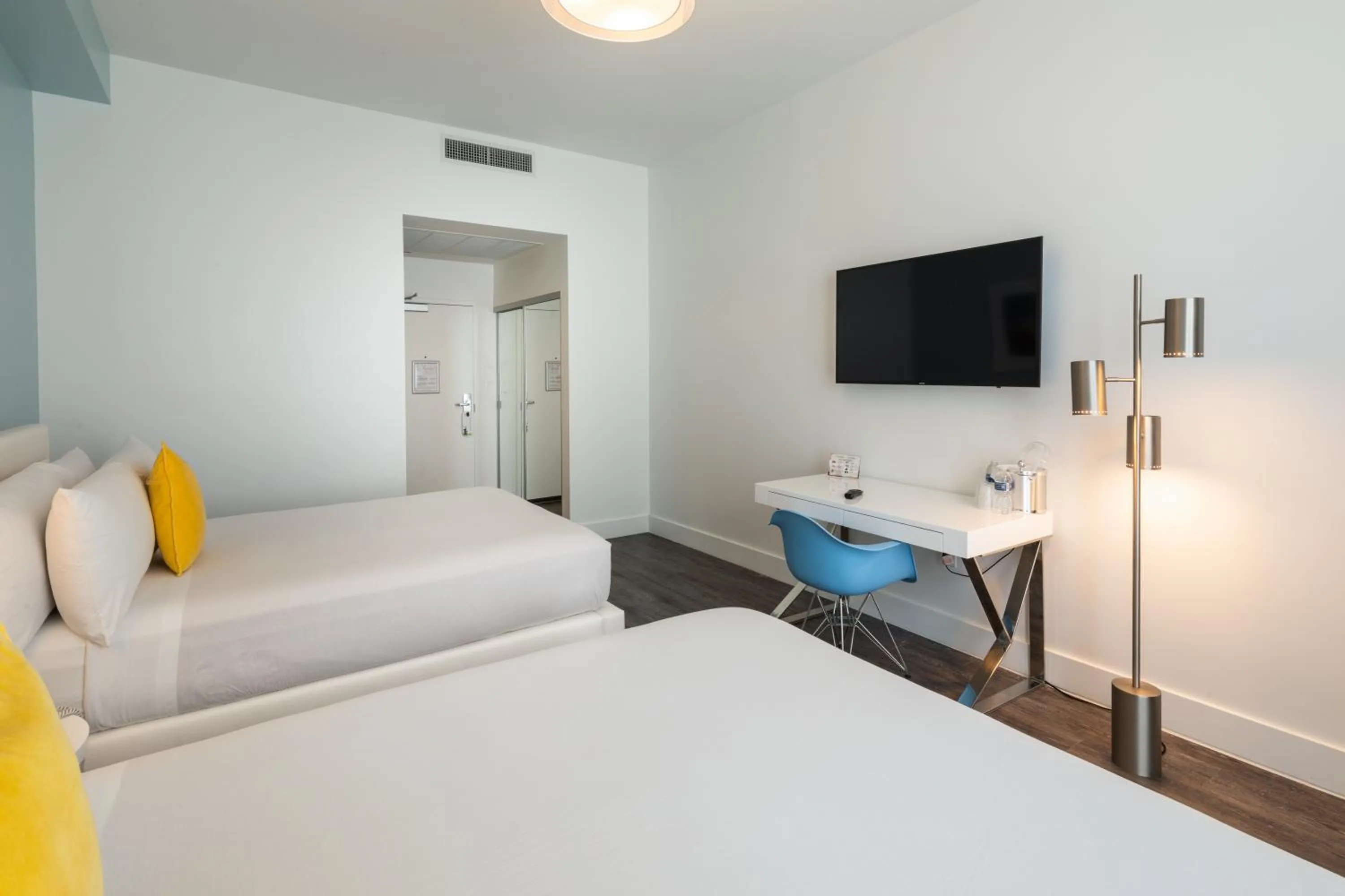 Bed in President Hotel Villa