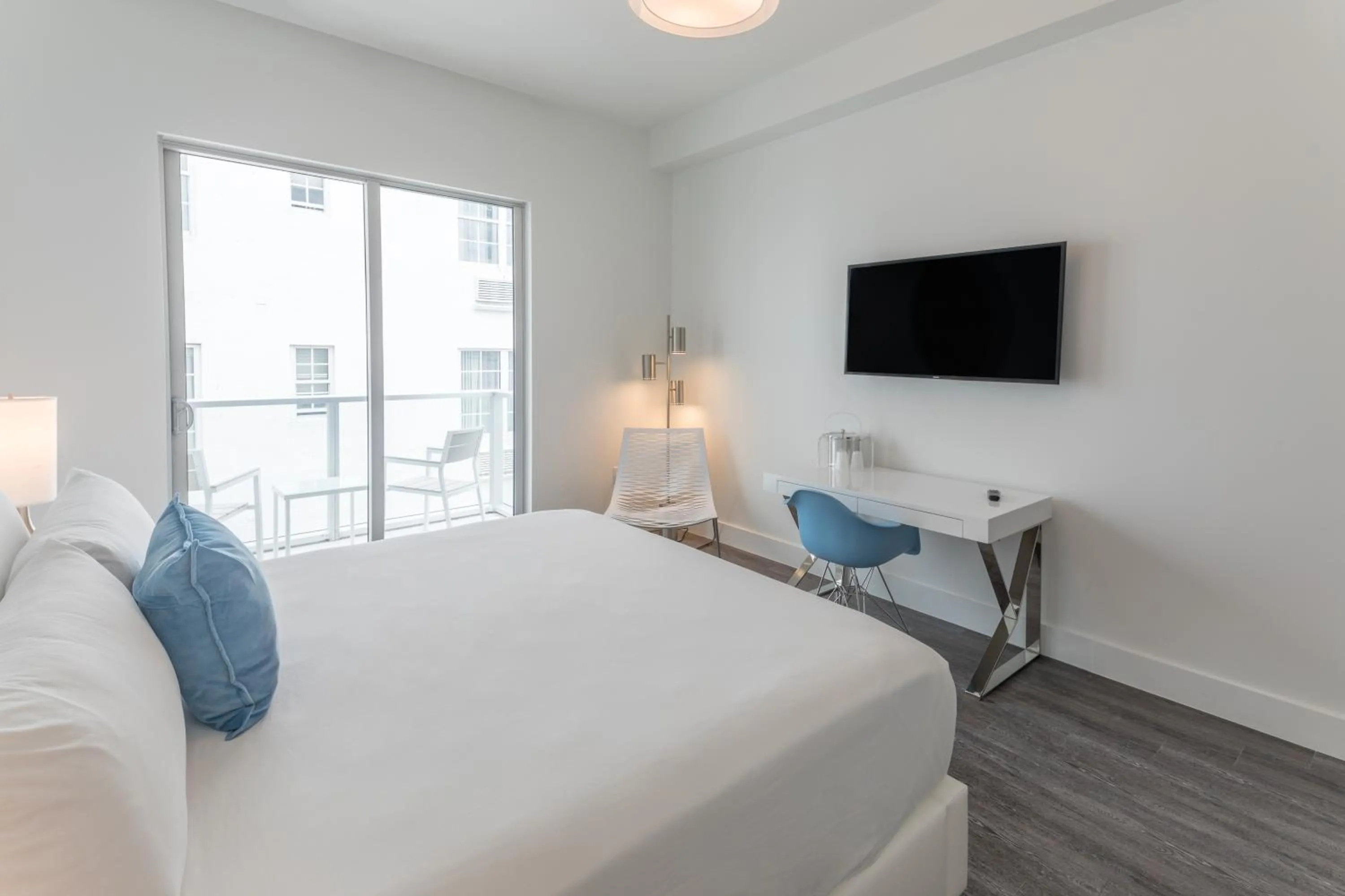 View (from property/room), Bed in President Hotel Villa