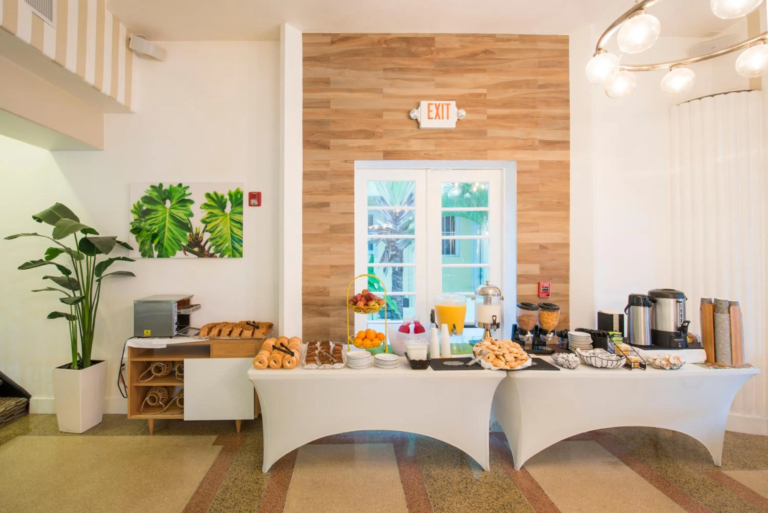 Buffet breakfast in President Hotel Villa