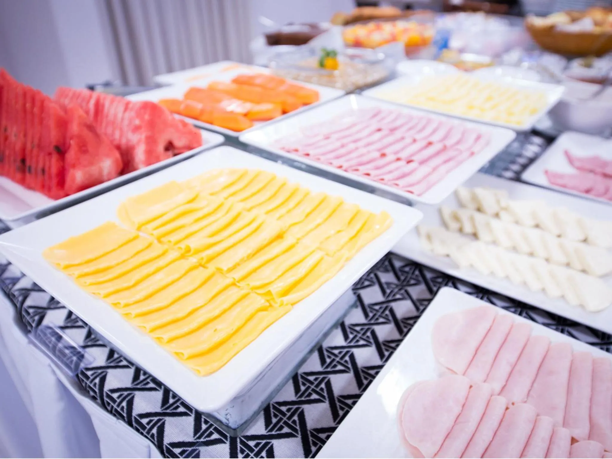 Restaurant/places to eat in Vila Business Hotel