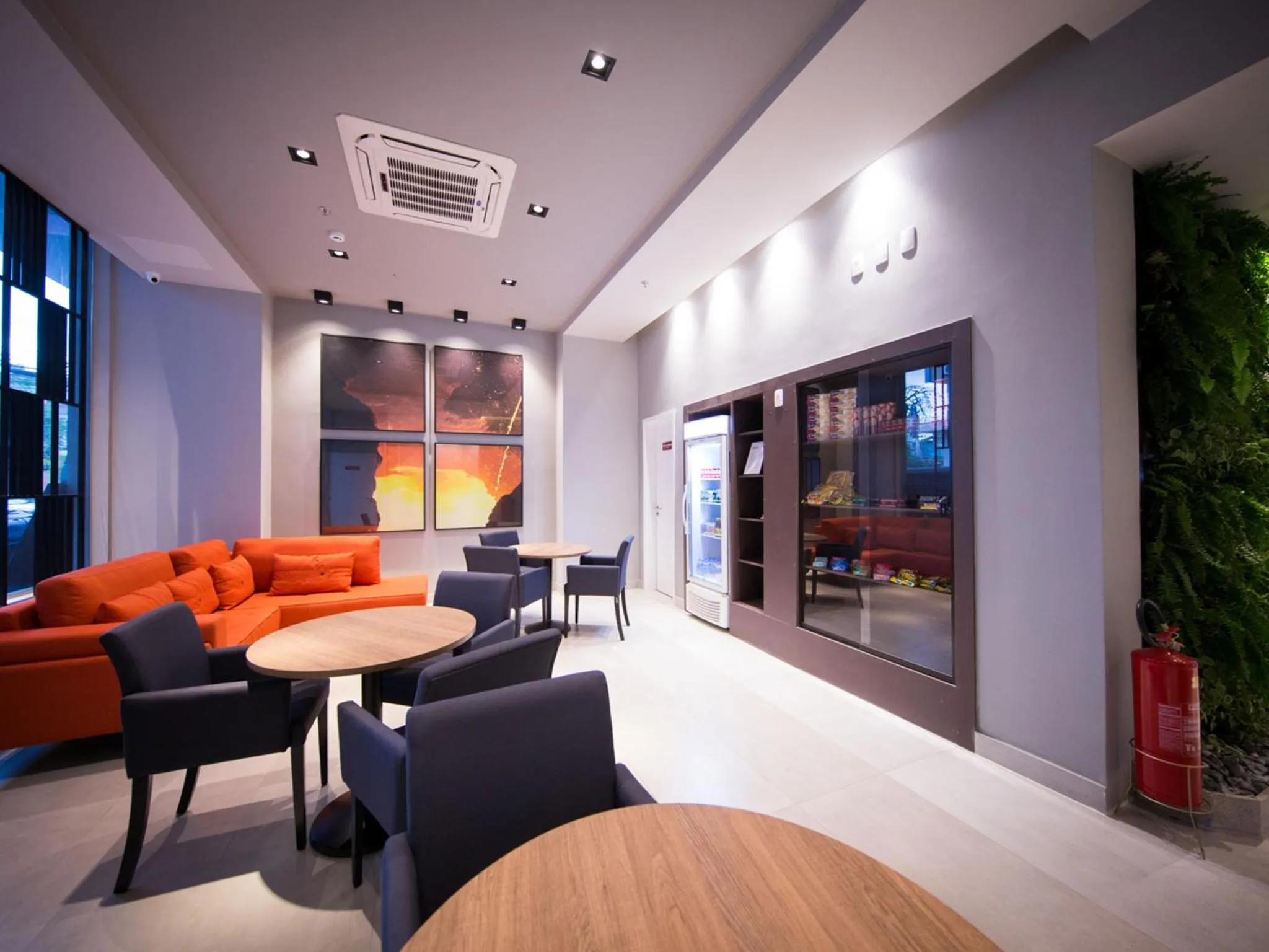 On-site shops in Vila Business Hotel