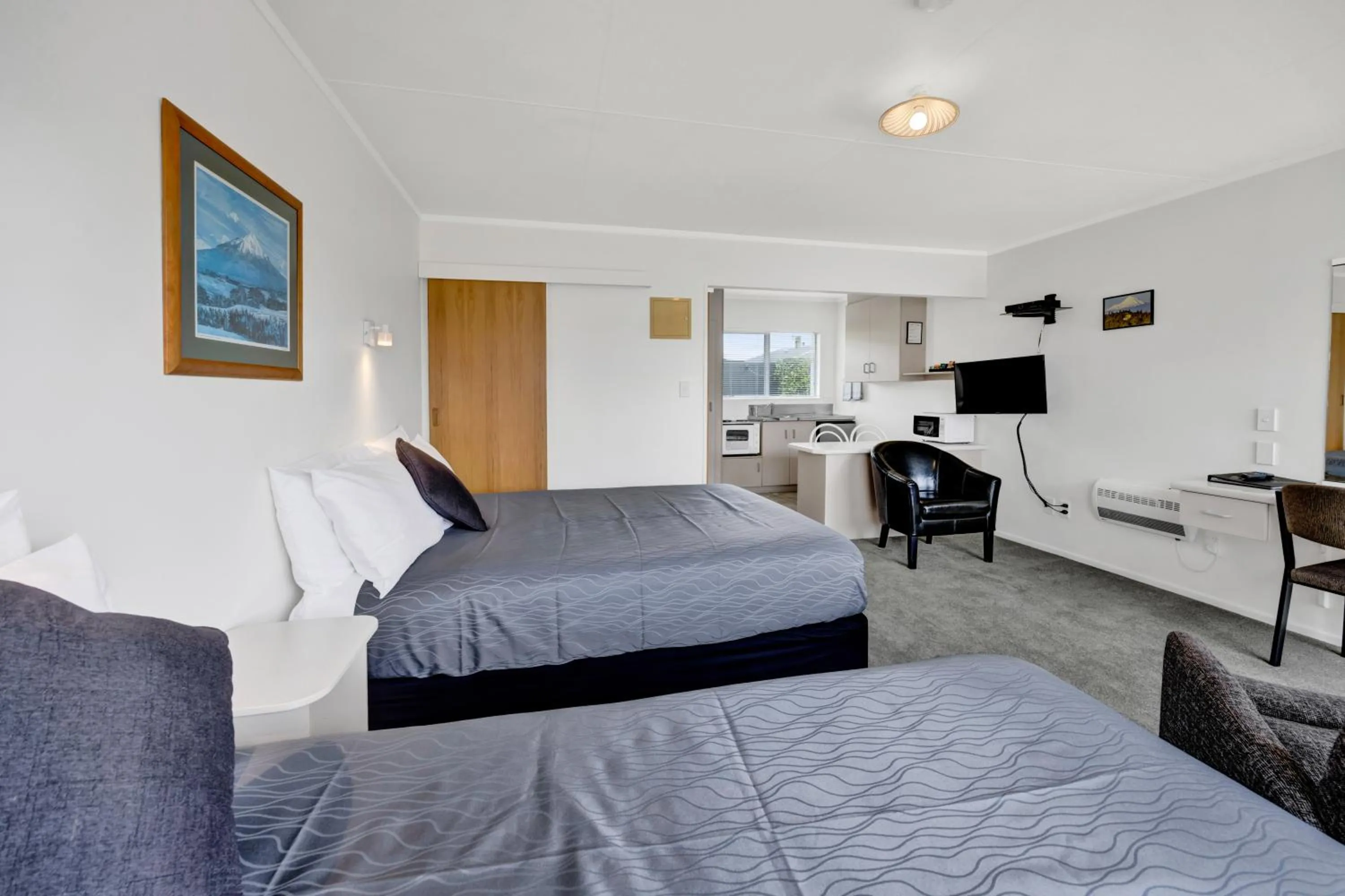 View (from property/room), Bed in Avon Motel