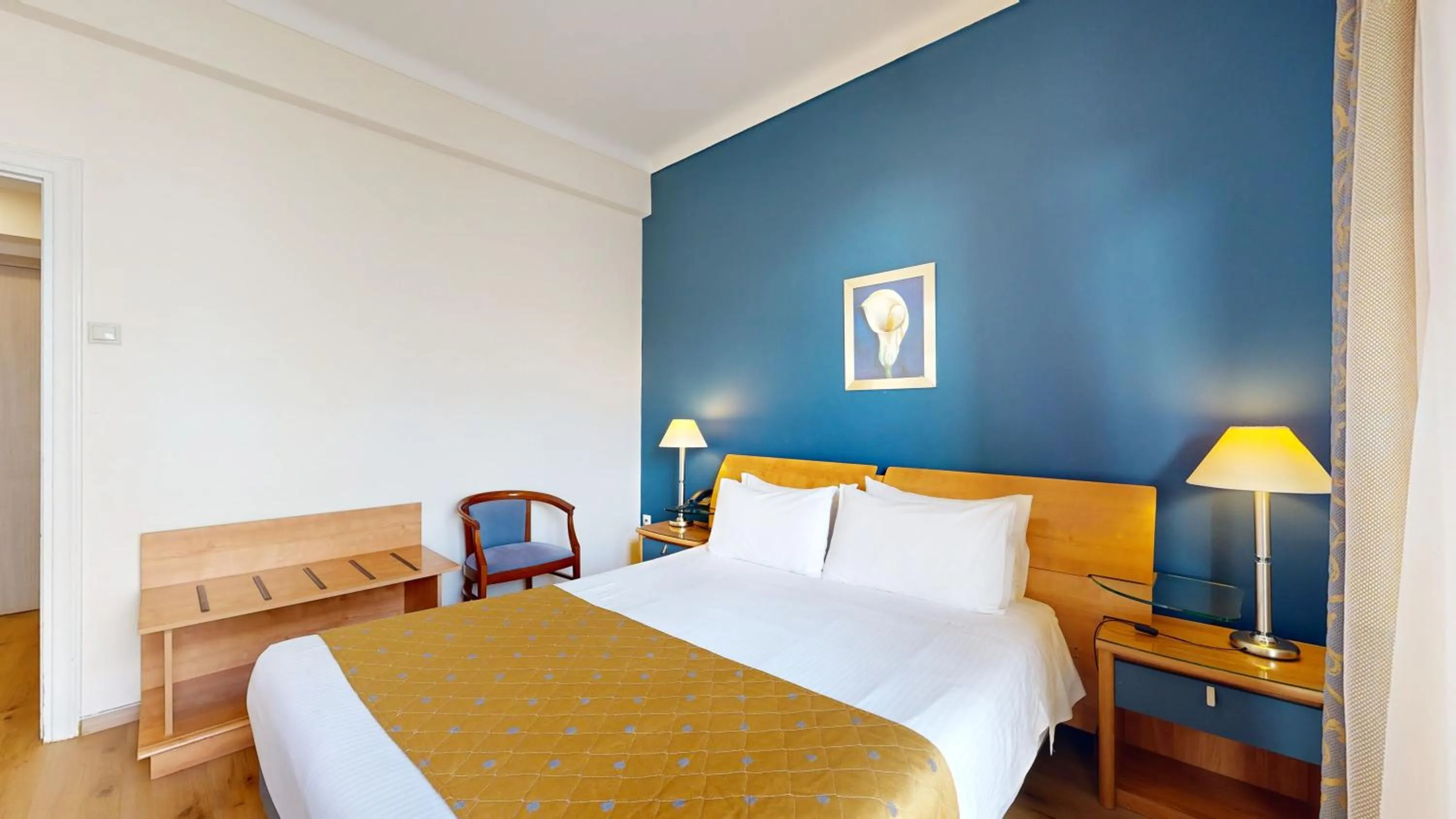 Bedroom, Bed in Lucy Hotel