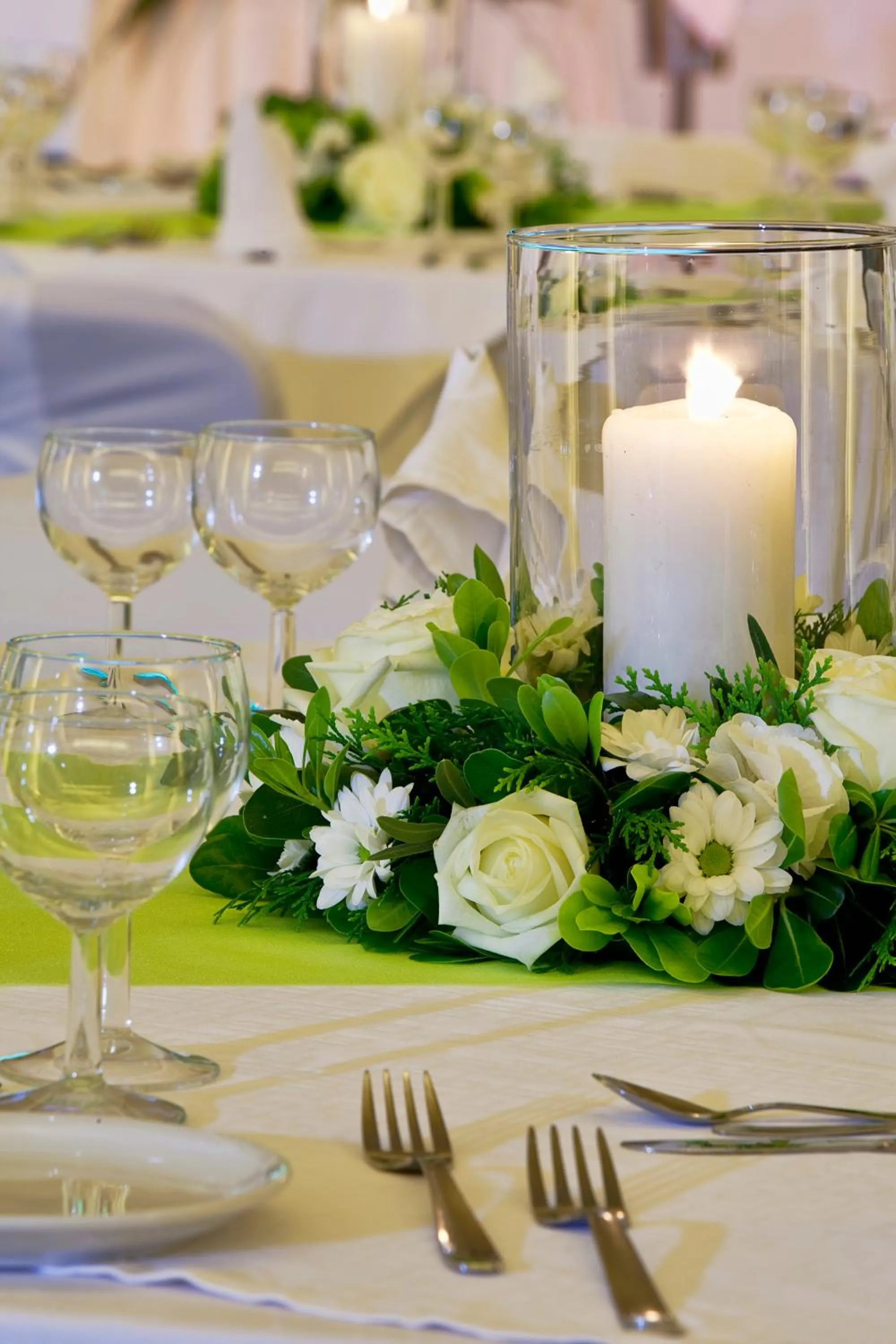 Restaurant/places to eat in Lucy Hotel